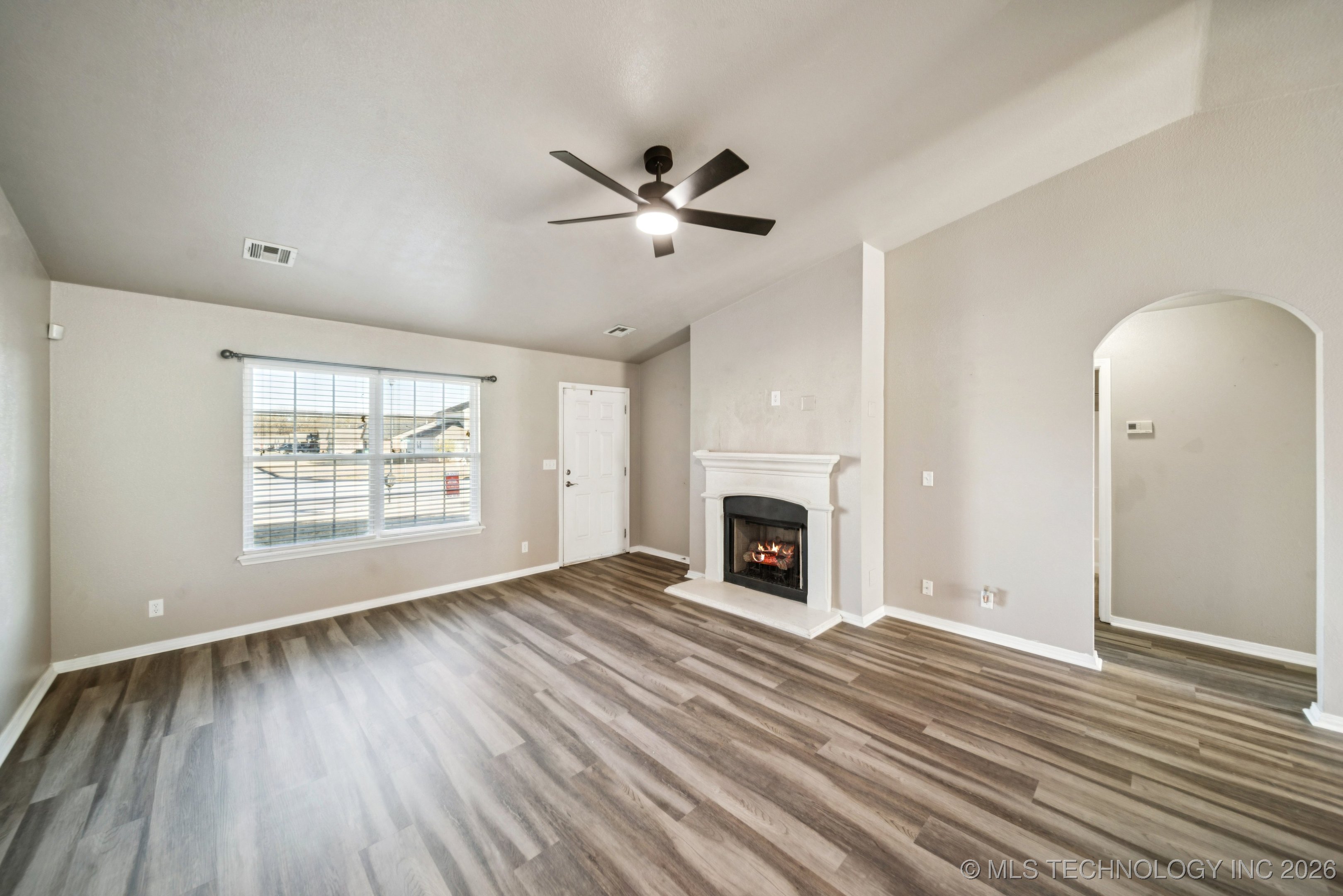 8654 S 262nd East Avenue Property Photo 7