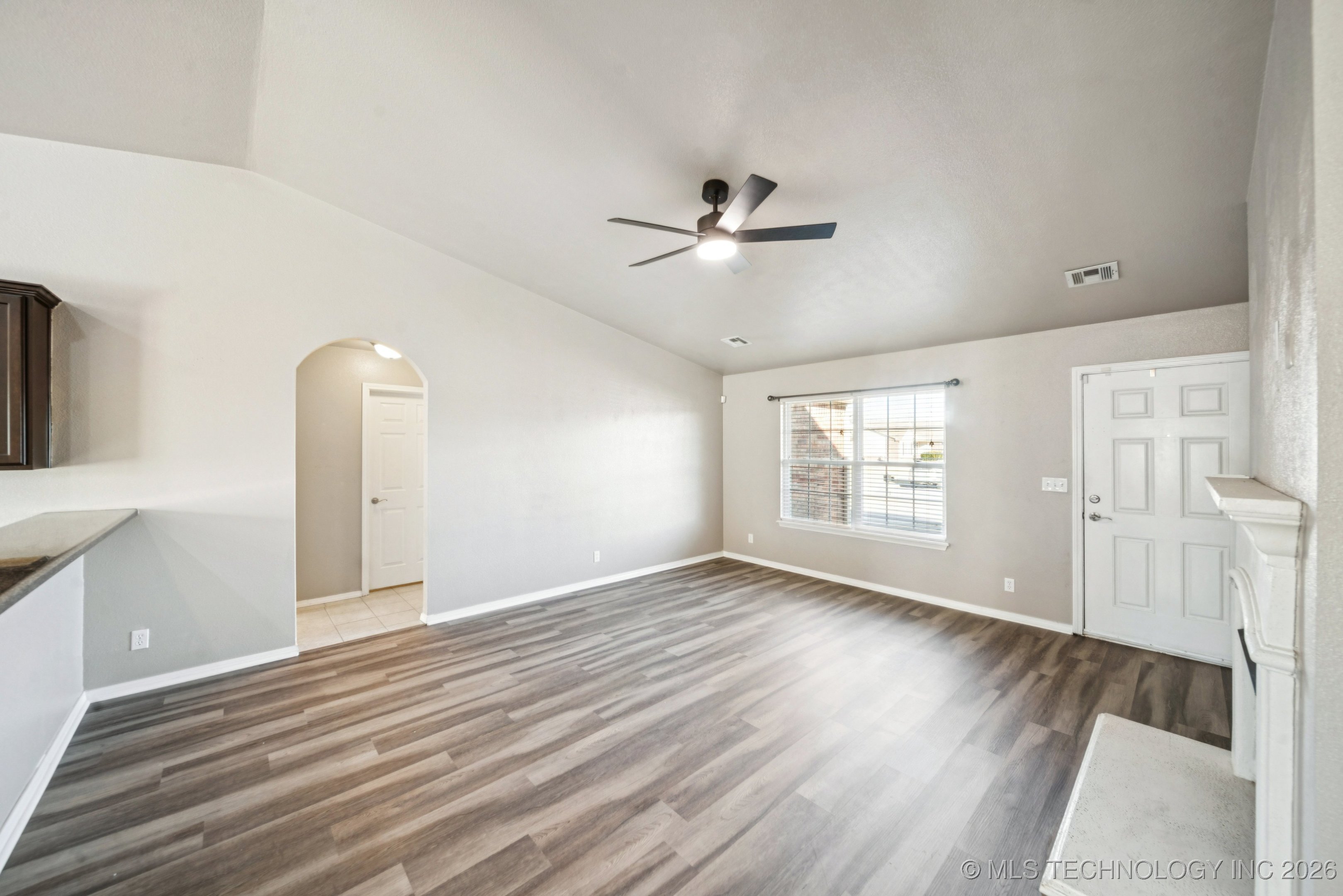 8654 S 262nd East Avenue Property Photo 8