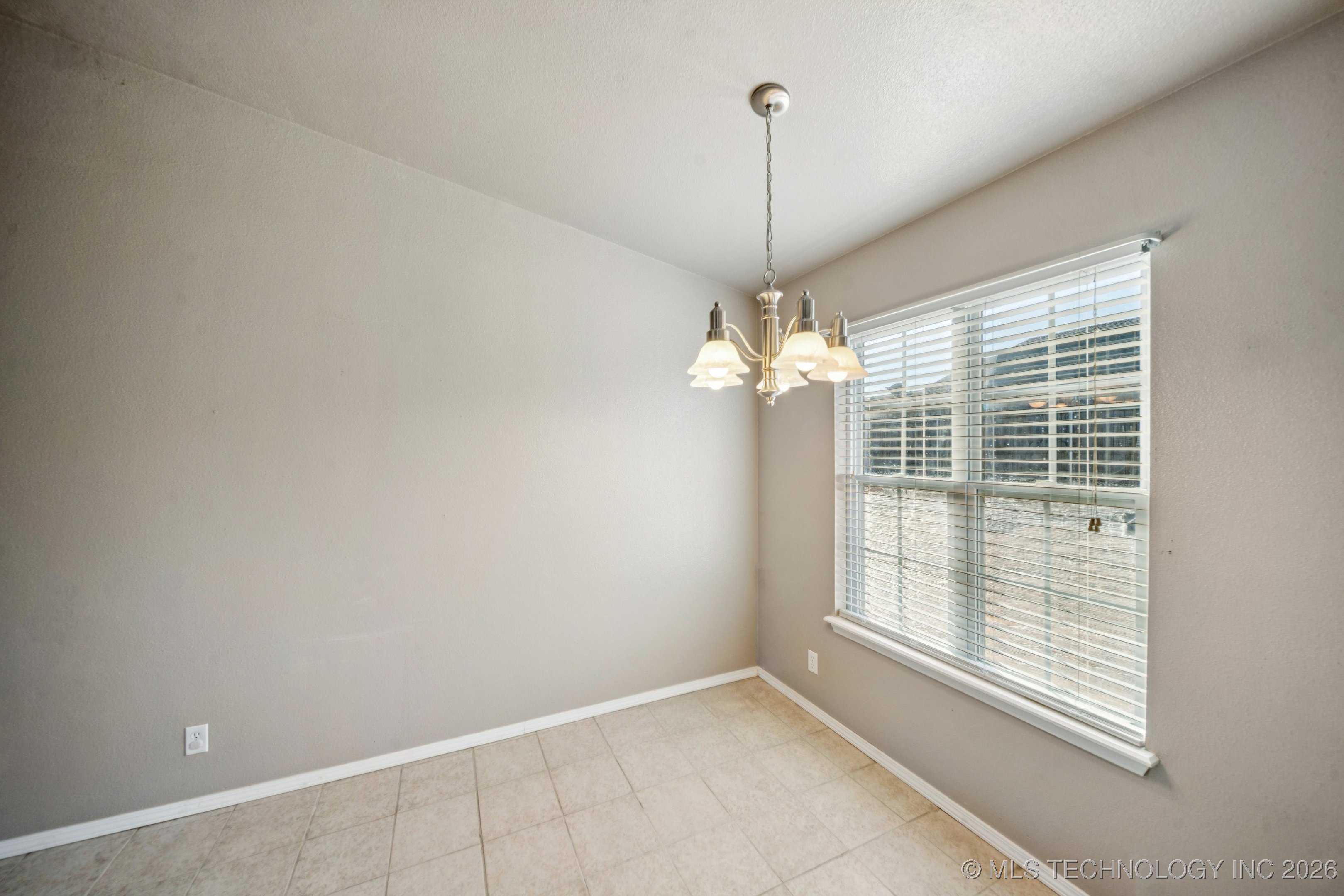 8654 S 262nd East Avenue Property Photo 10