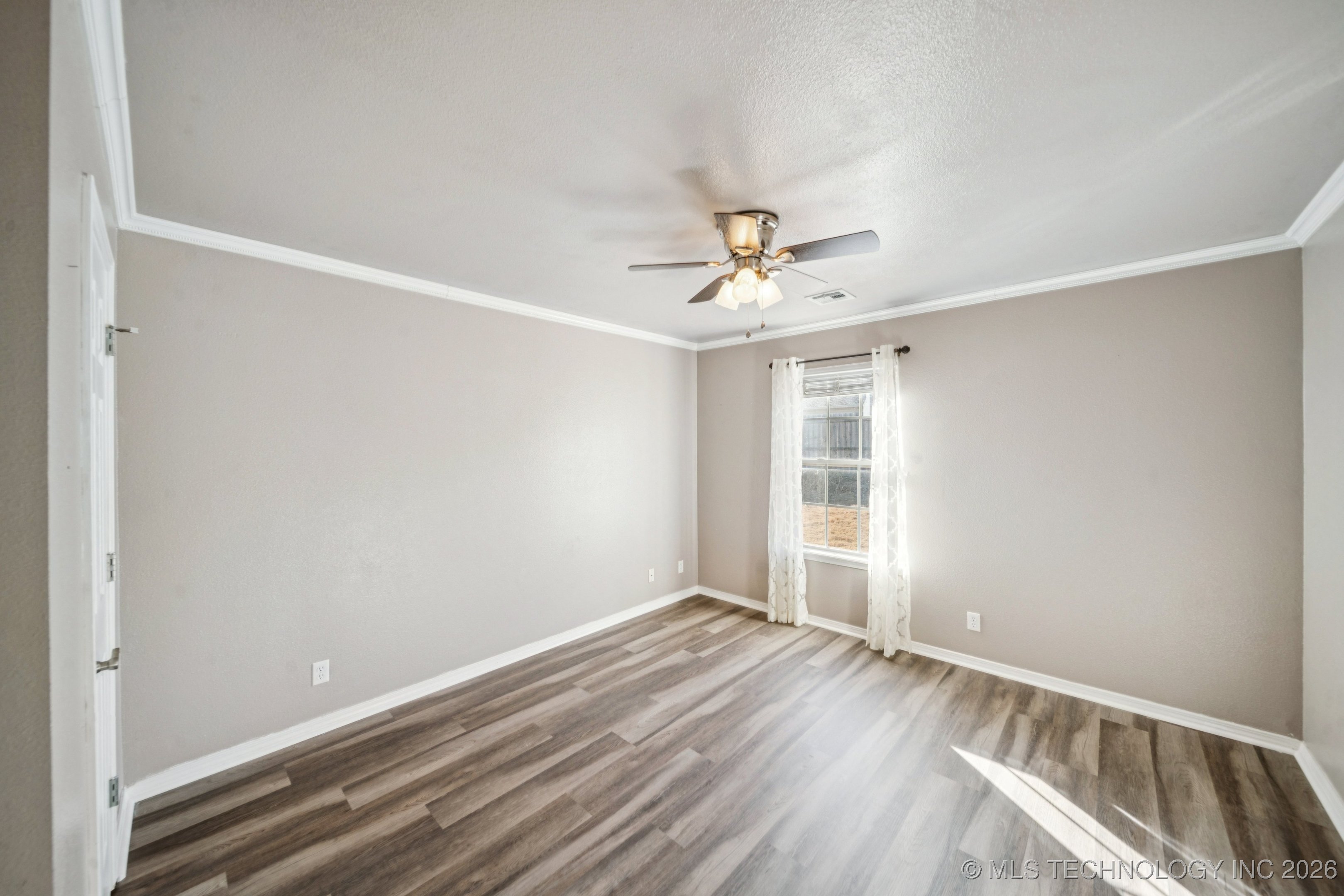 8654 S 262nd East Avenue Property Photo 16