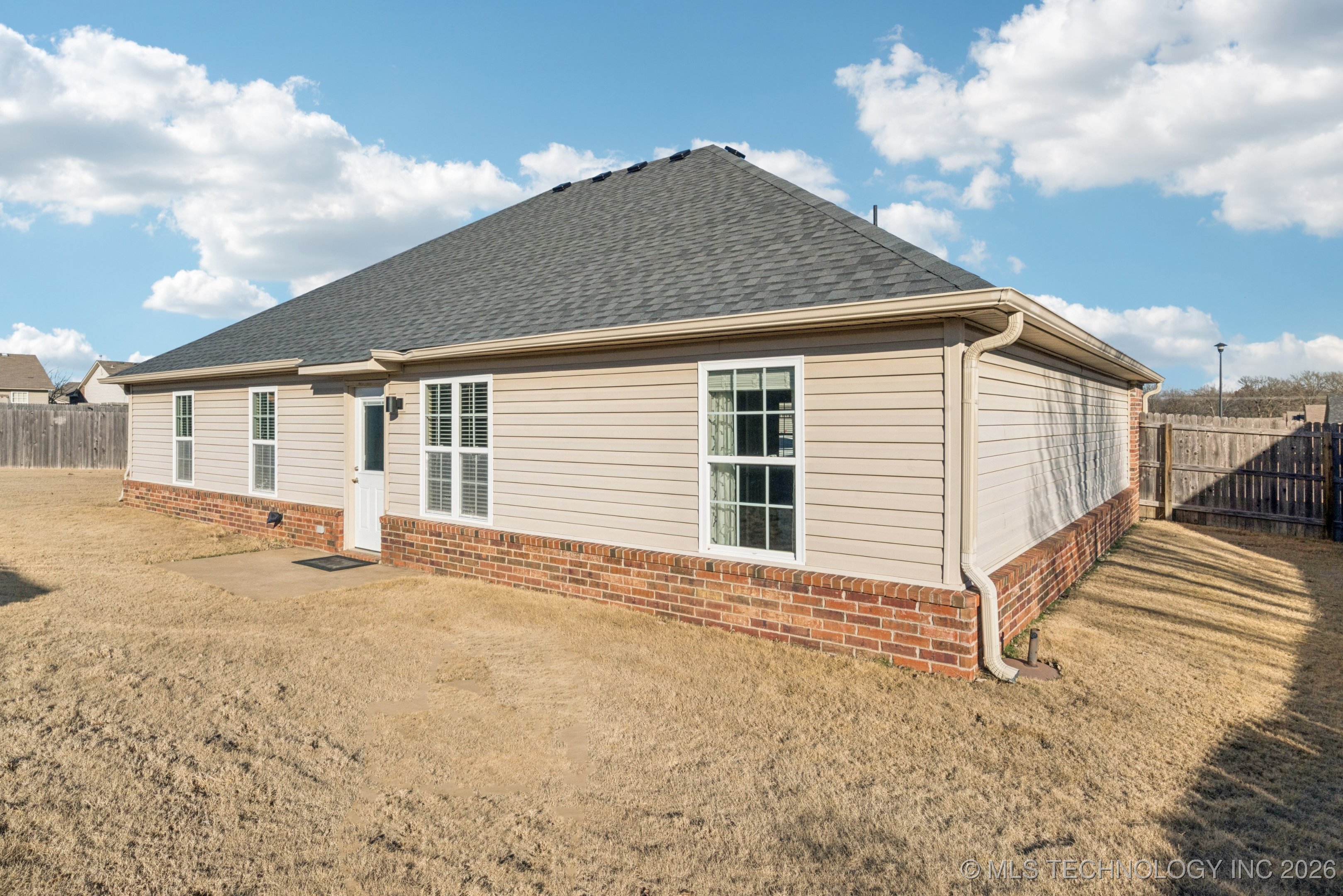 8654 S 262nd East Avenue Property Photo 27