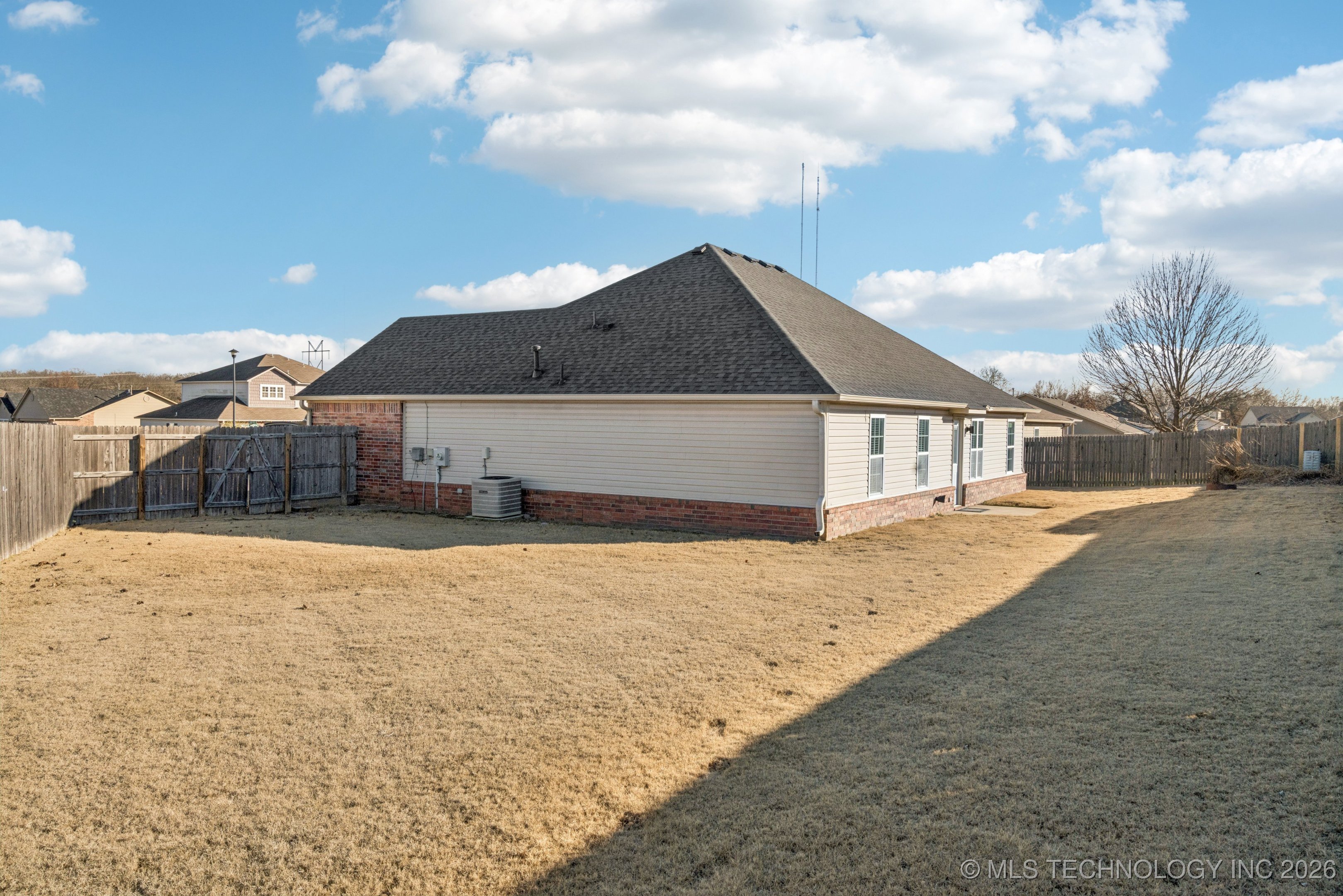 8654 S 262nd East Avenue Property Photo 28
