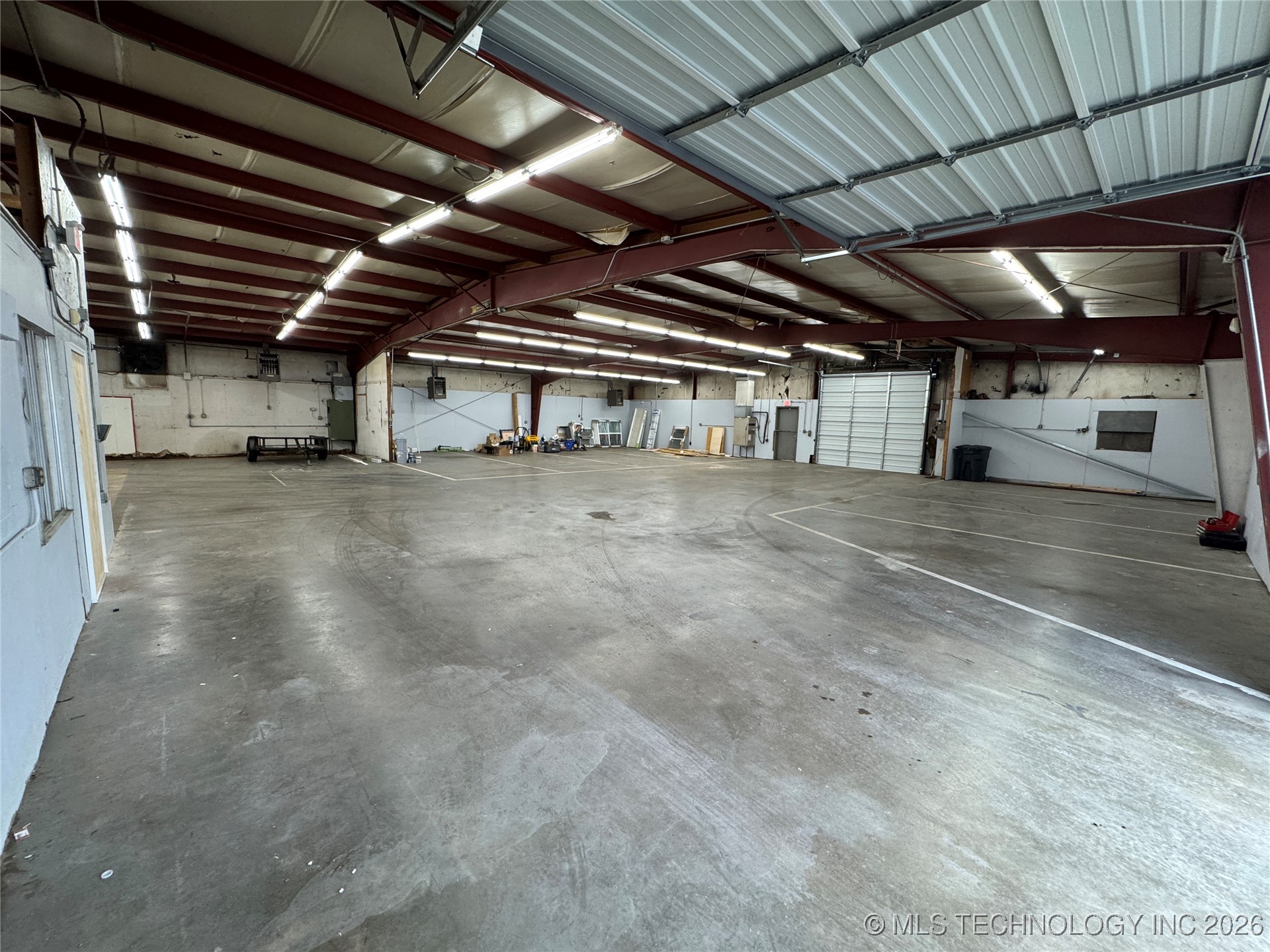 6535 E Skelly Drive Property Photo 5