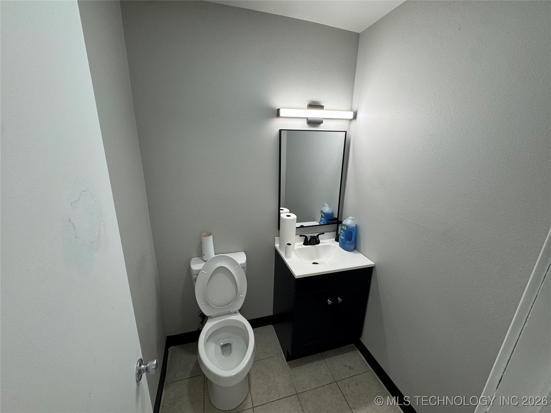 6535 E Skelly Drive Property Photo 6