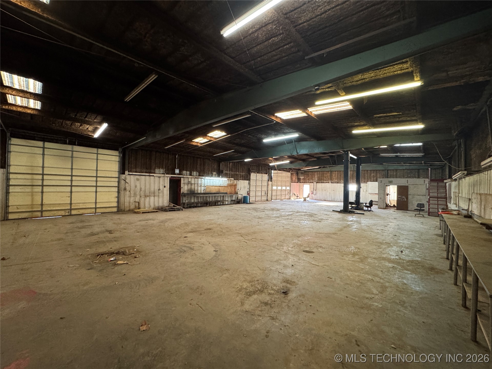 24877 Amah Parkway Property Photo 11