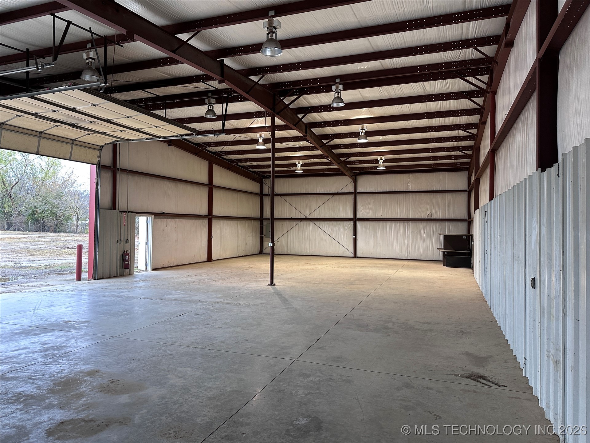 24875 Amah Parkway Property Photo 10