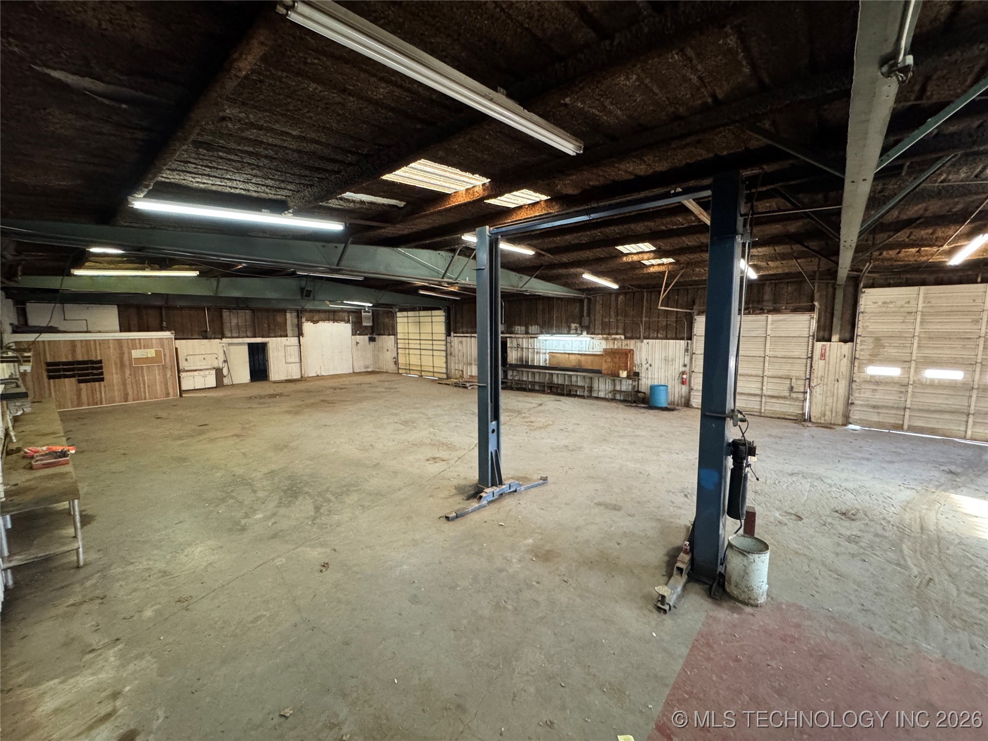 24875 Amah Parkway Property Photo 13