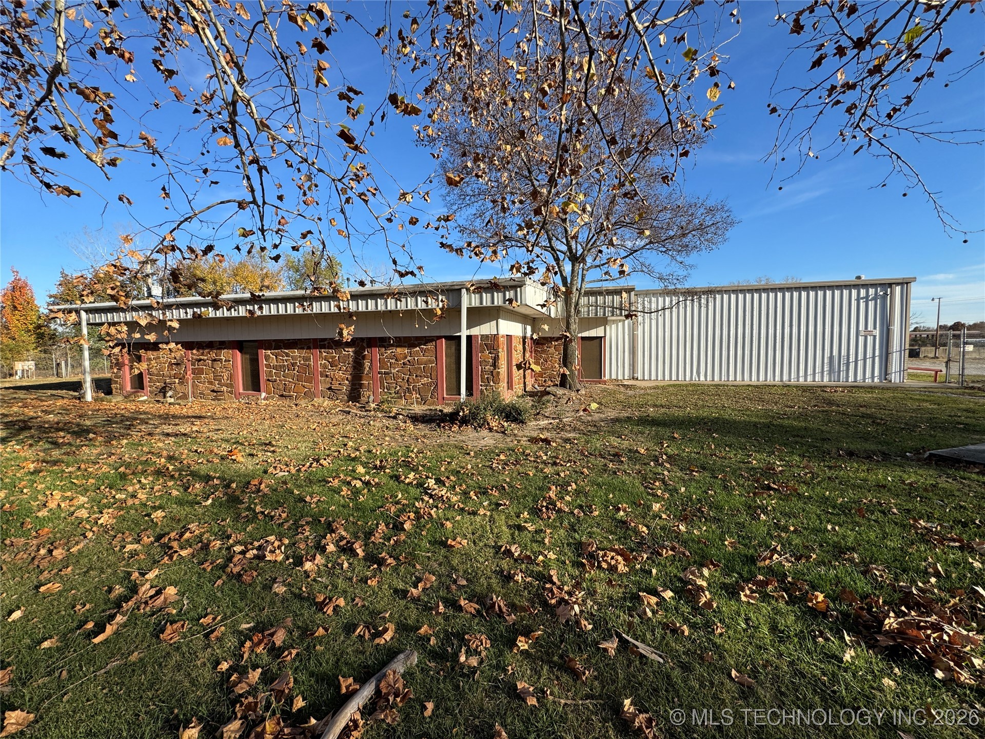 24875 Amah Parkway Property Photo 14