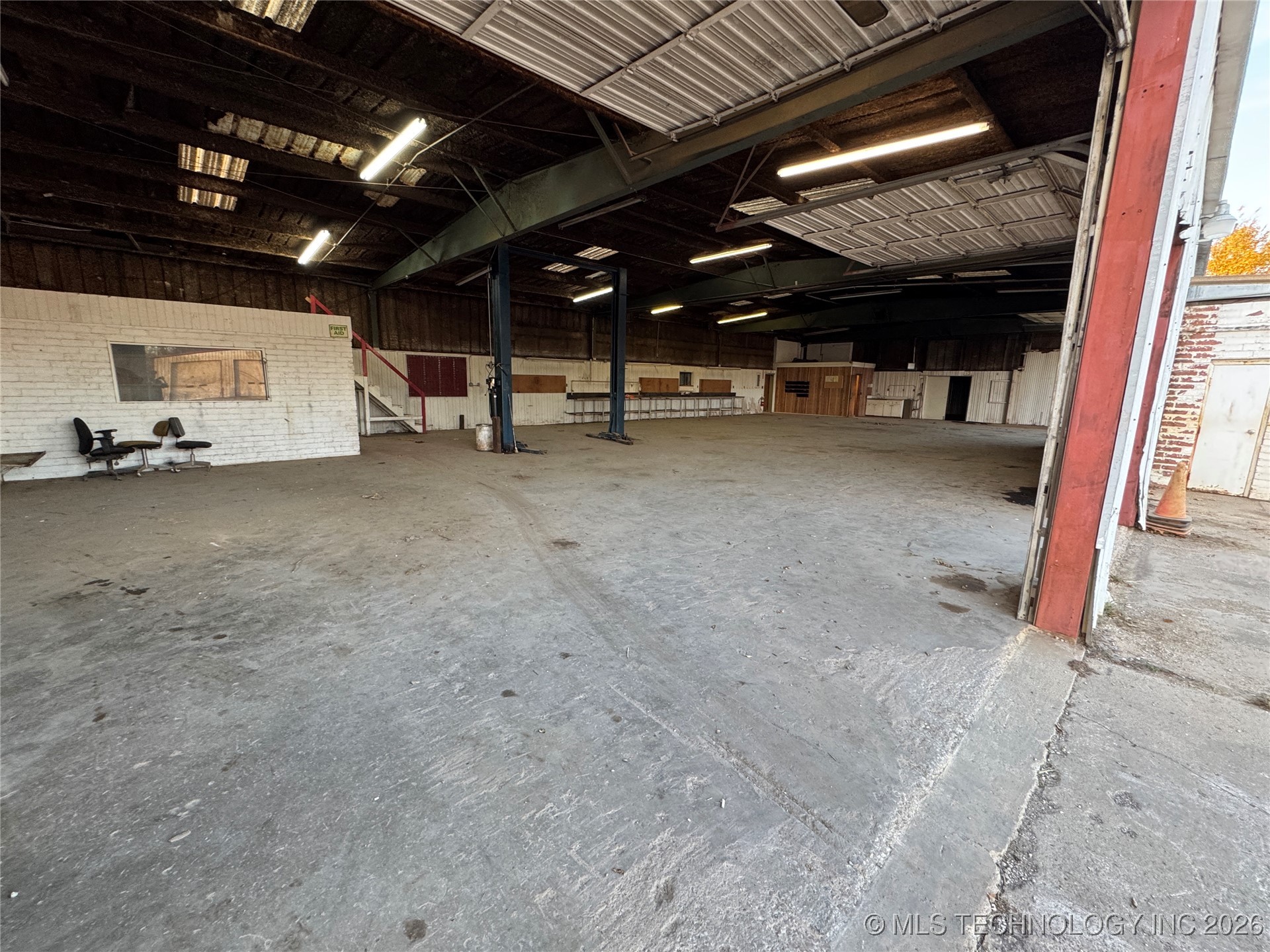 24875 Amah Parkway Property Photo 16