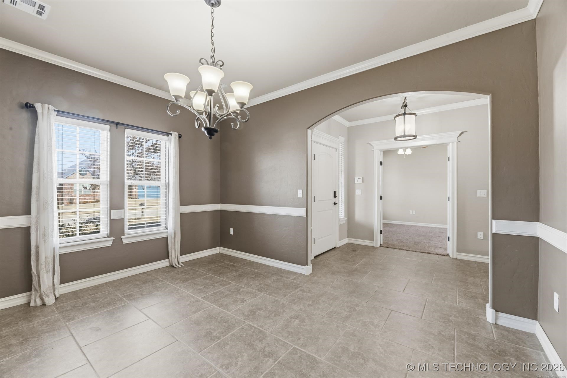 722 W 39th Street S Property Photo 9