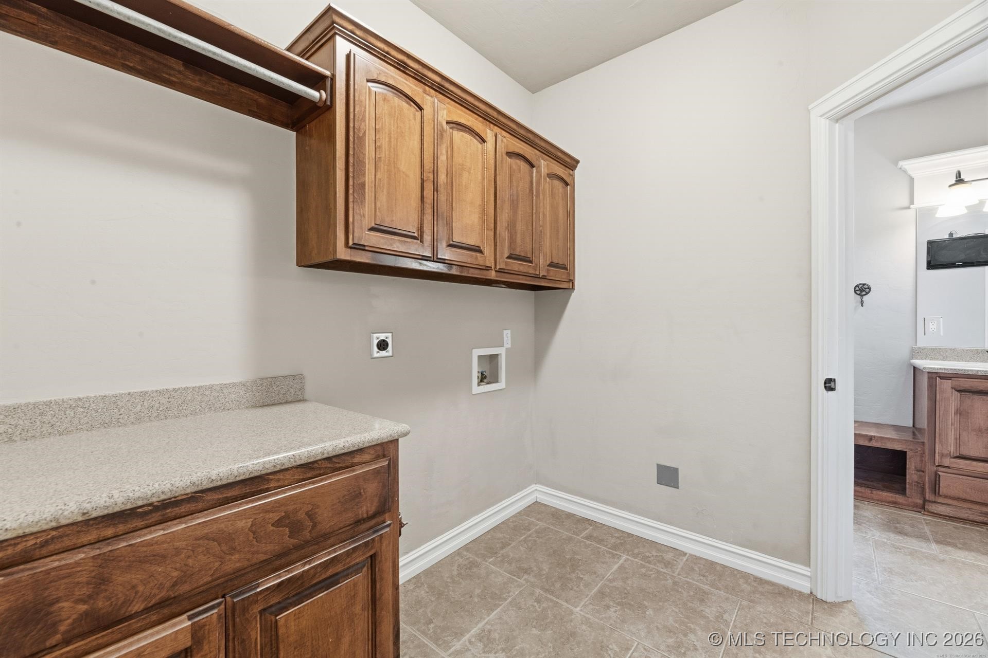 722 W 39th Street S Property Photo 13