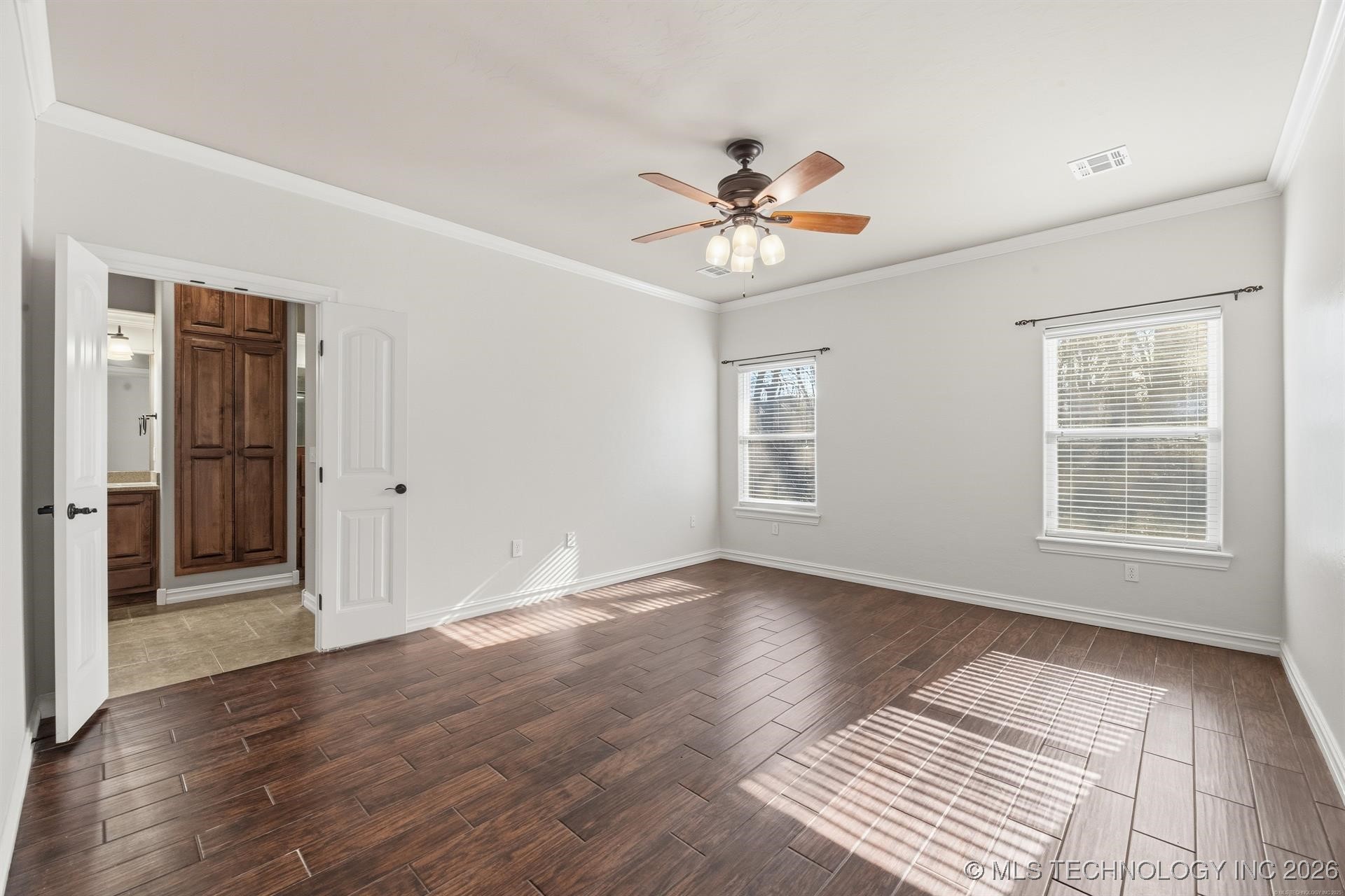 722 W 39th Street S Property Photo 14