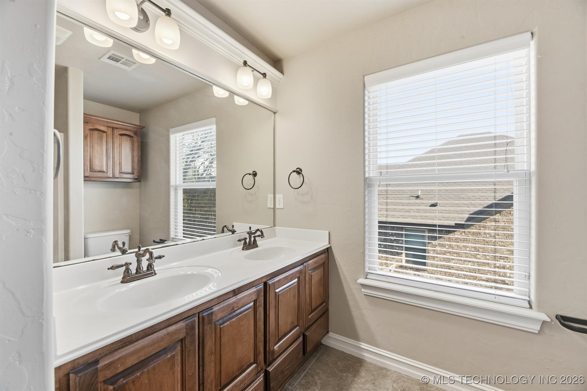 722 W 39th Street S Property Photo 20