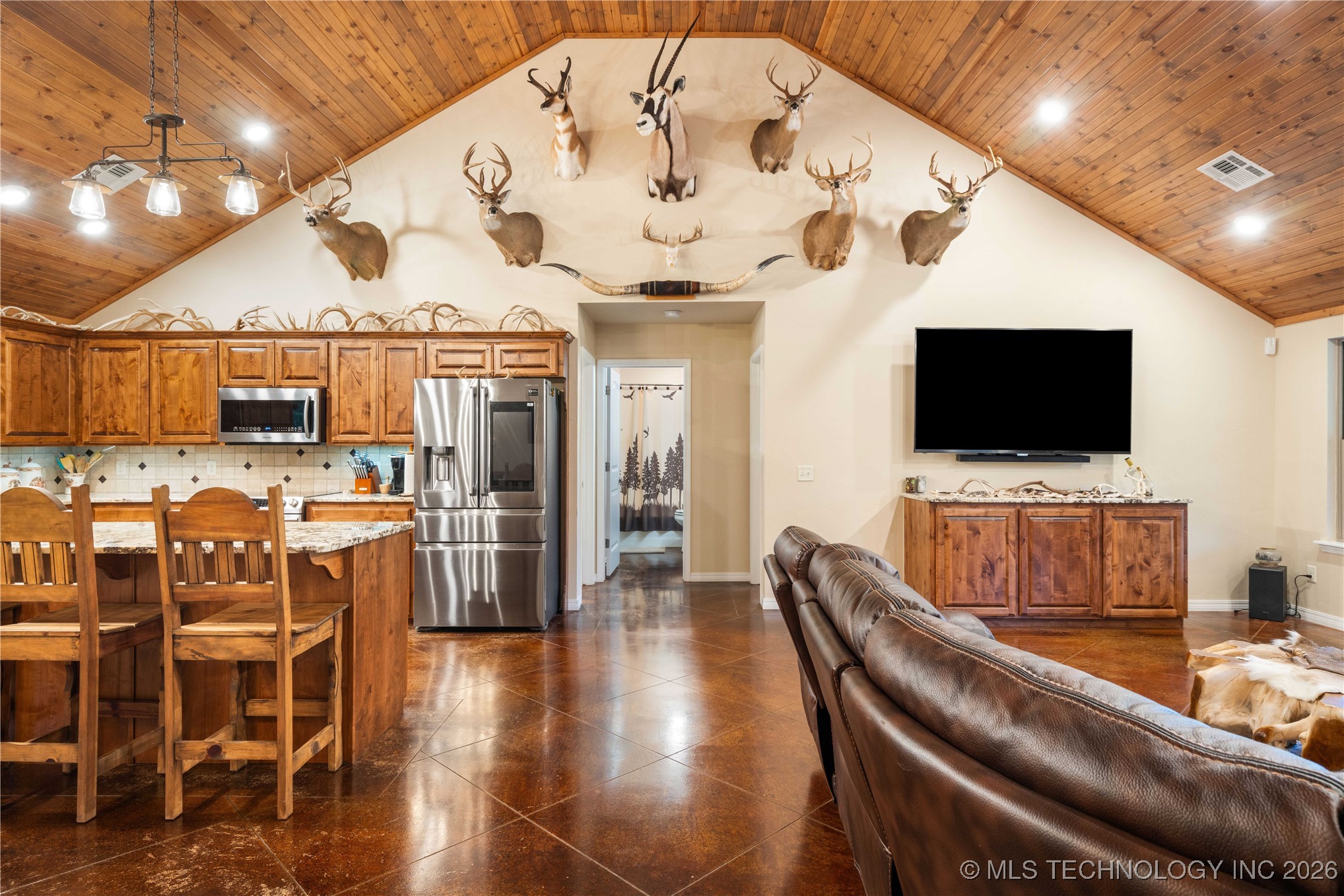 21501 S 705 Road Property Photo 7