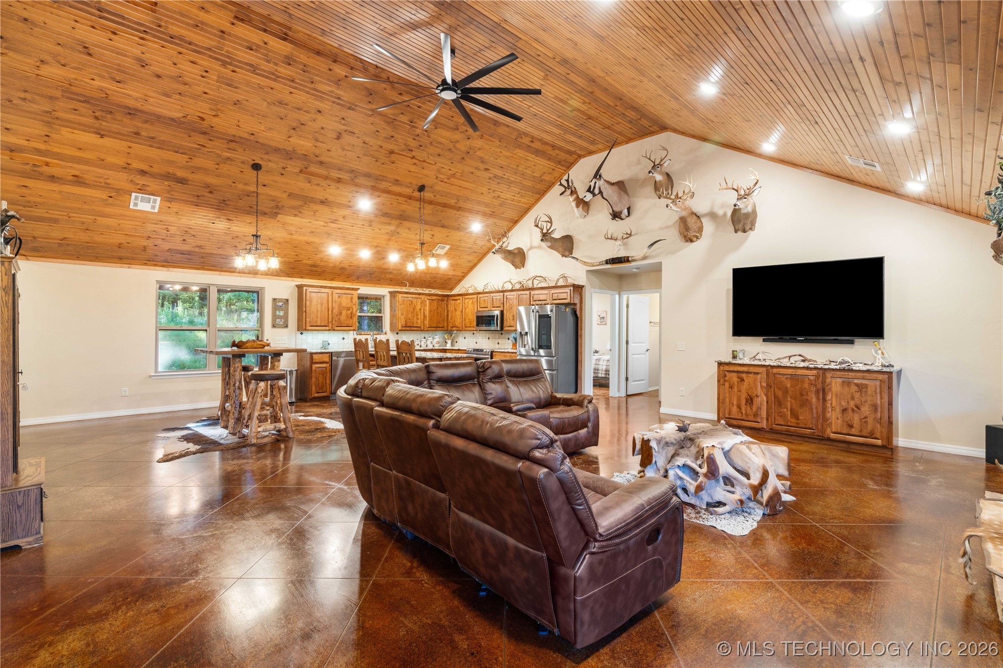 21501 S 705 Road Property Photo 8