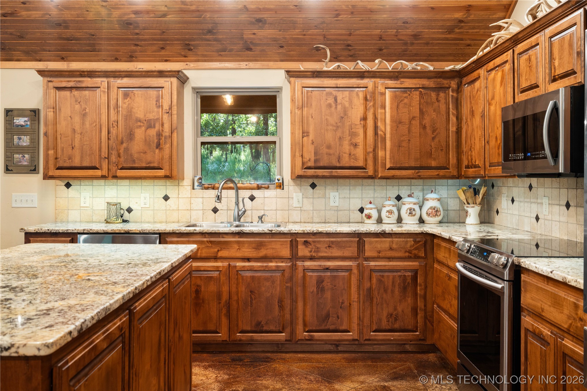 21501 S 705 Road Property Photo 12