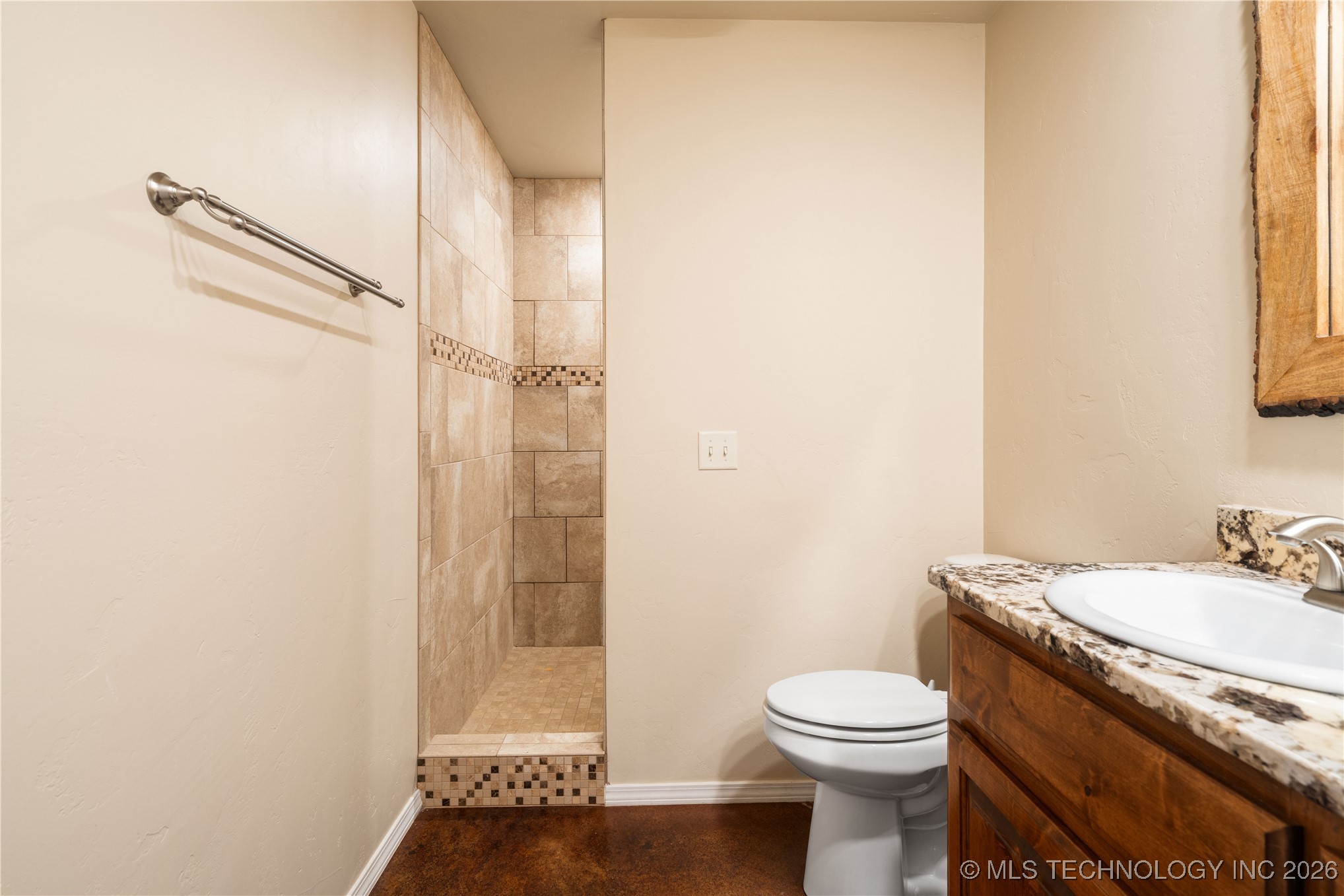 21501 S 705 Road Property Photo 17