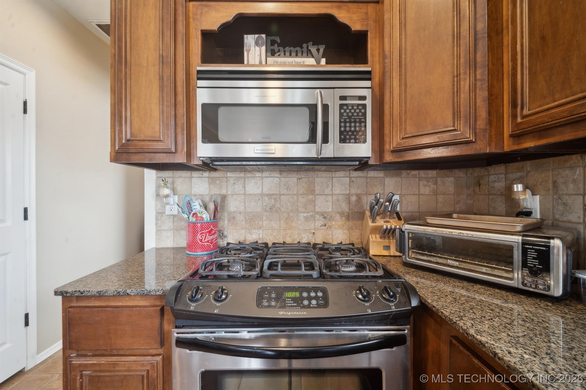 1946 E 135th Street S Property Photo 8