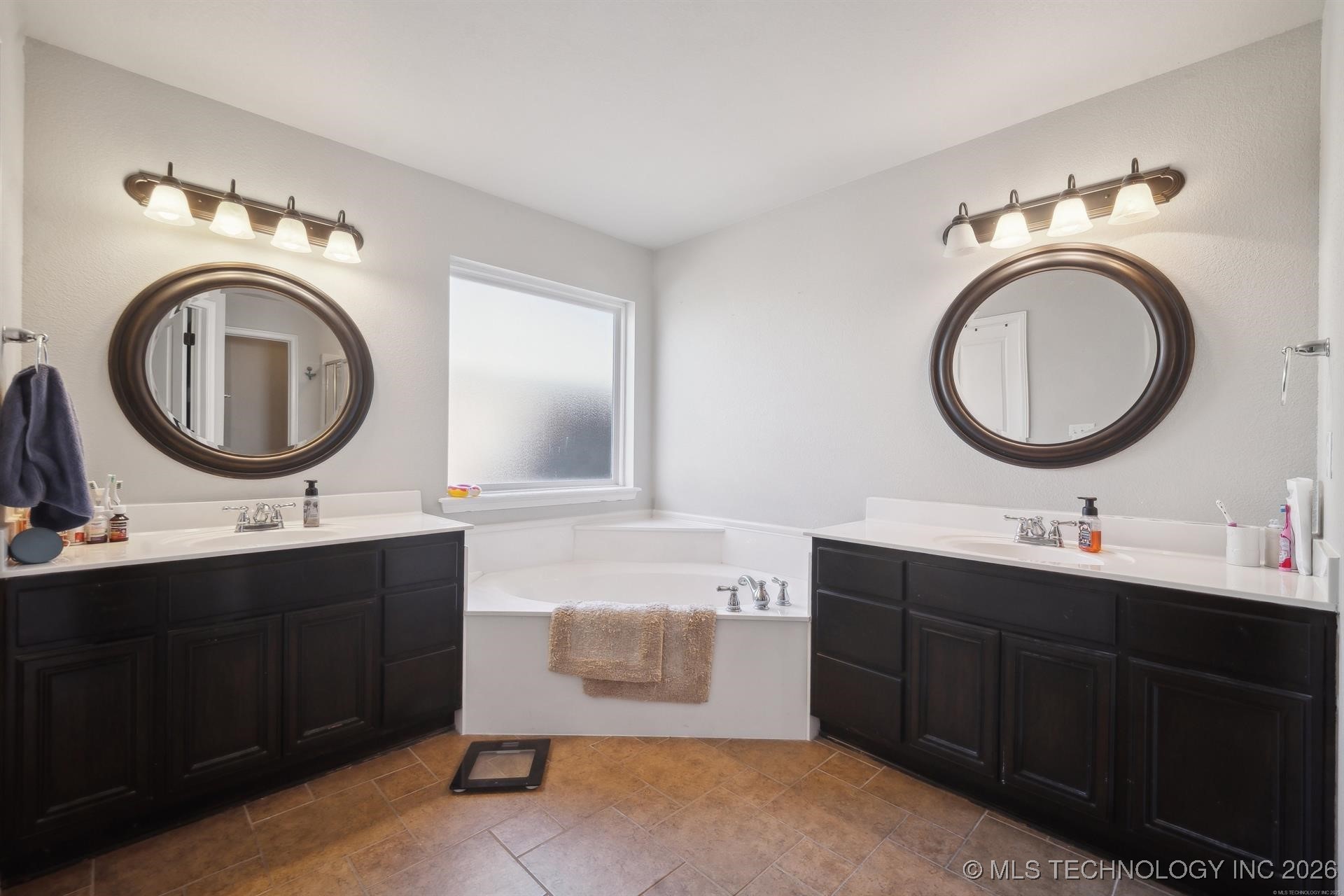 1946 E 135th Street S Property Photo 13