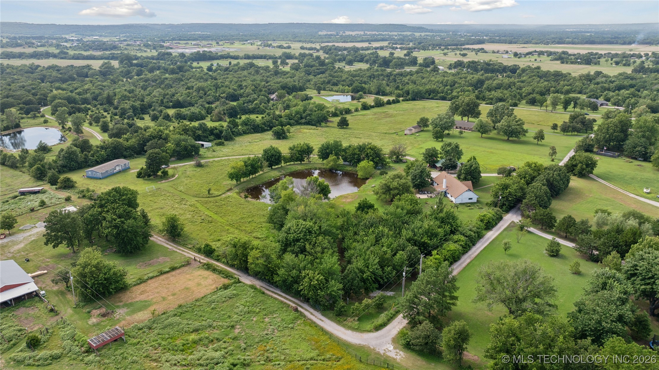 9858 N 38th Avenue W Property Photo 6