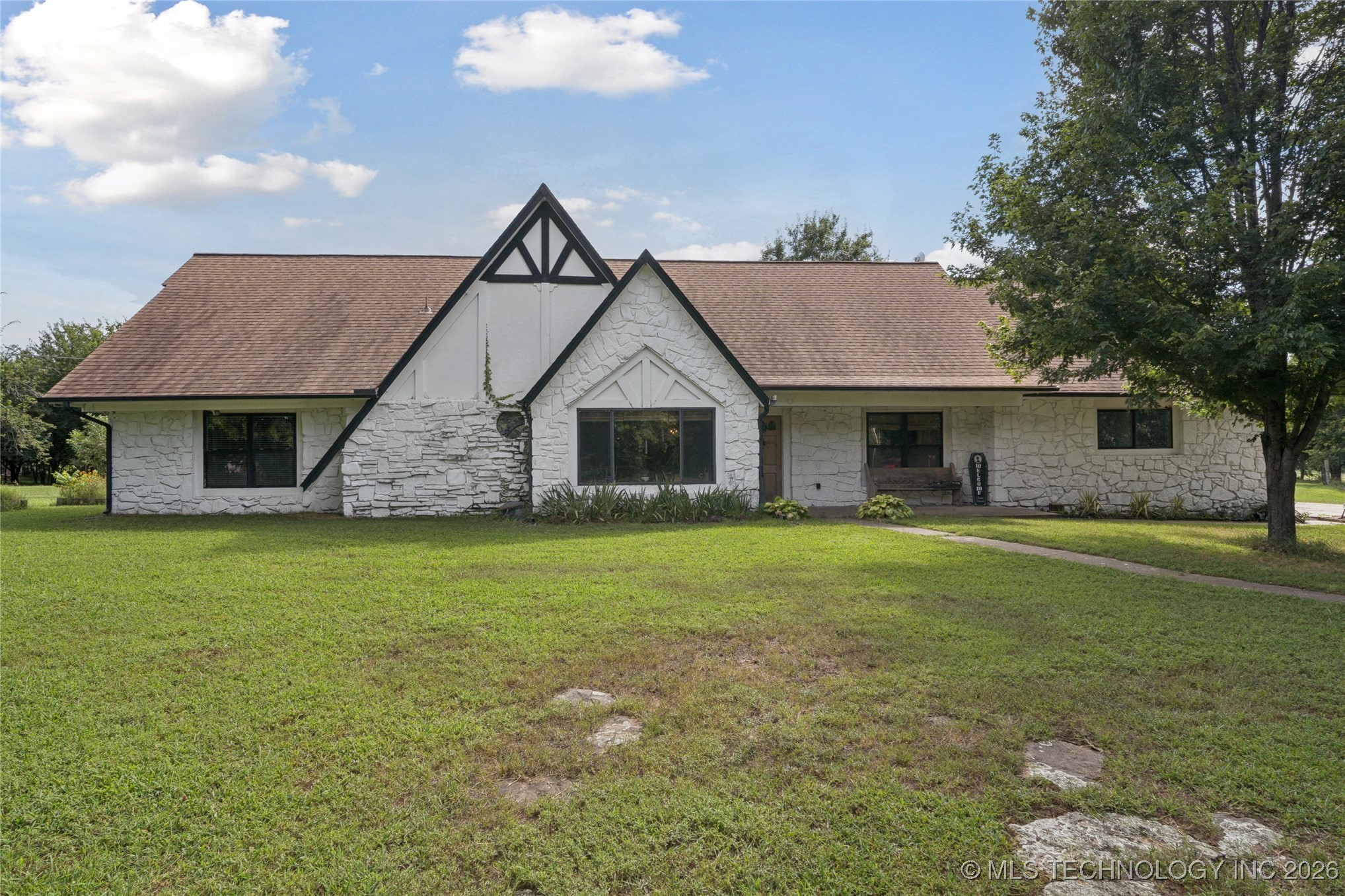 9858 N 38th Avenue W Property Photo 7