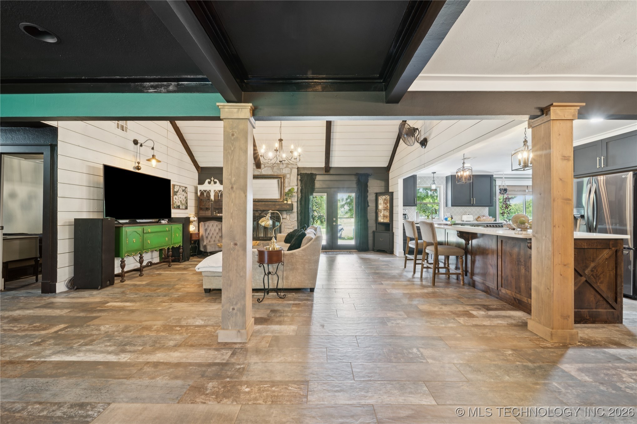 9858 N 38th Avenue W Property Photo 8