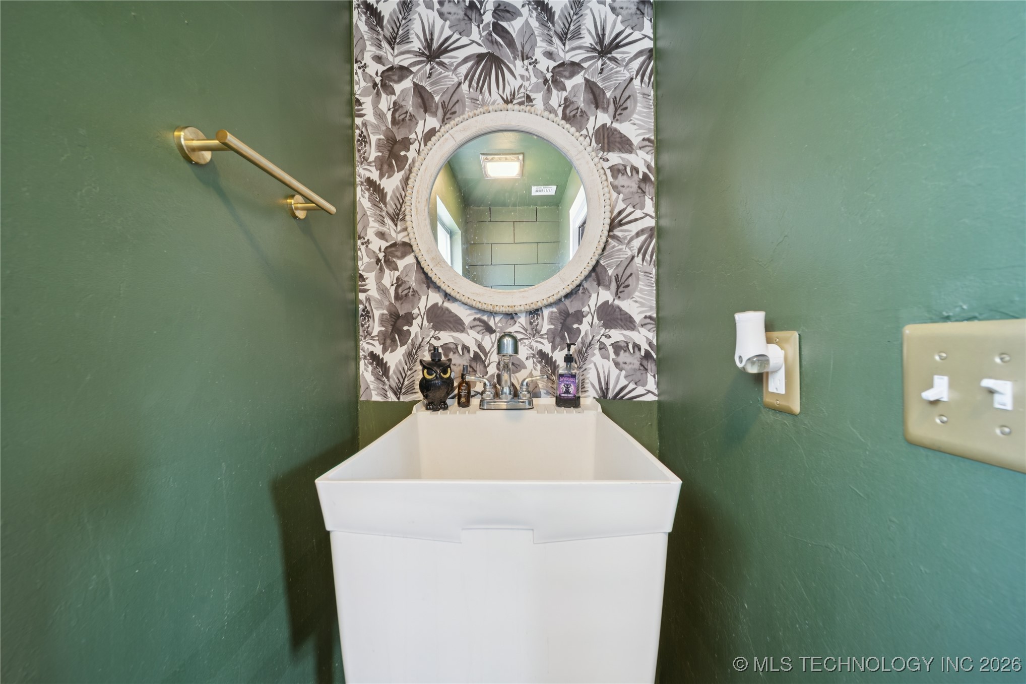 9858 N 38th Avenue W Property Photo 29