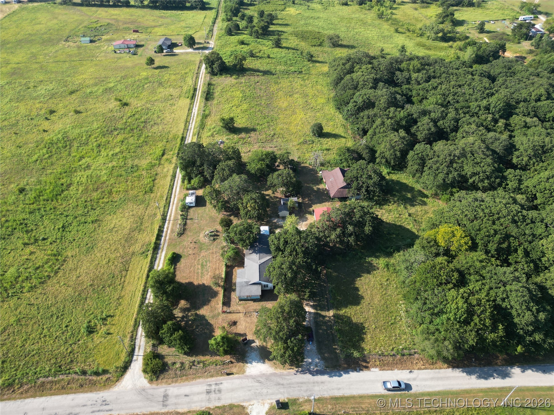 20571 County Road 1600 Property Photo 3