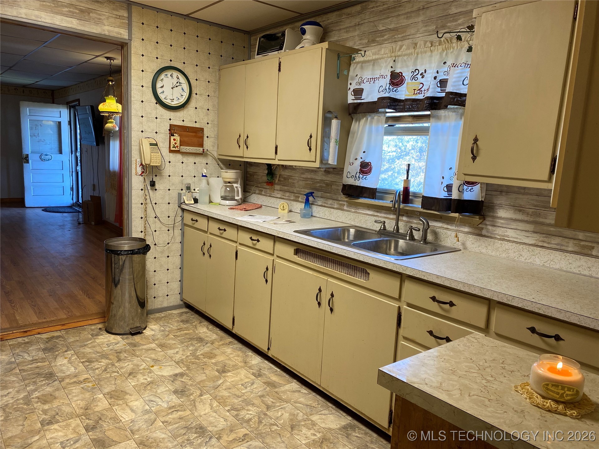 20571 County Road 1600 Property Photo 11