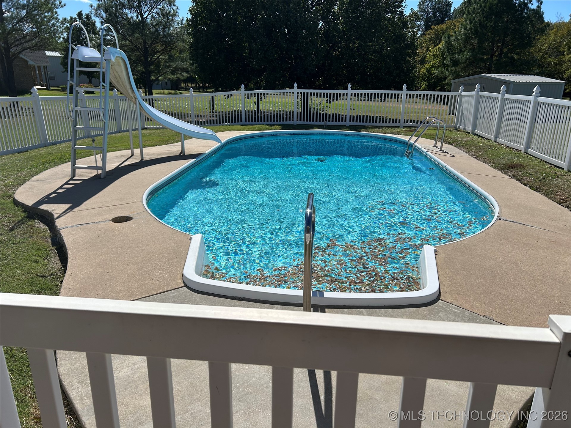 512 Oakland Court Property Photo 4