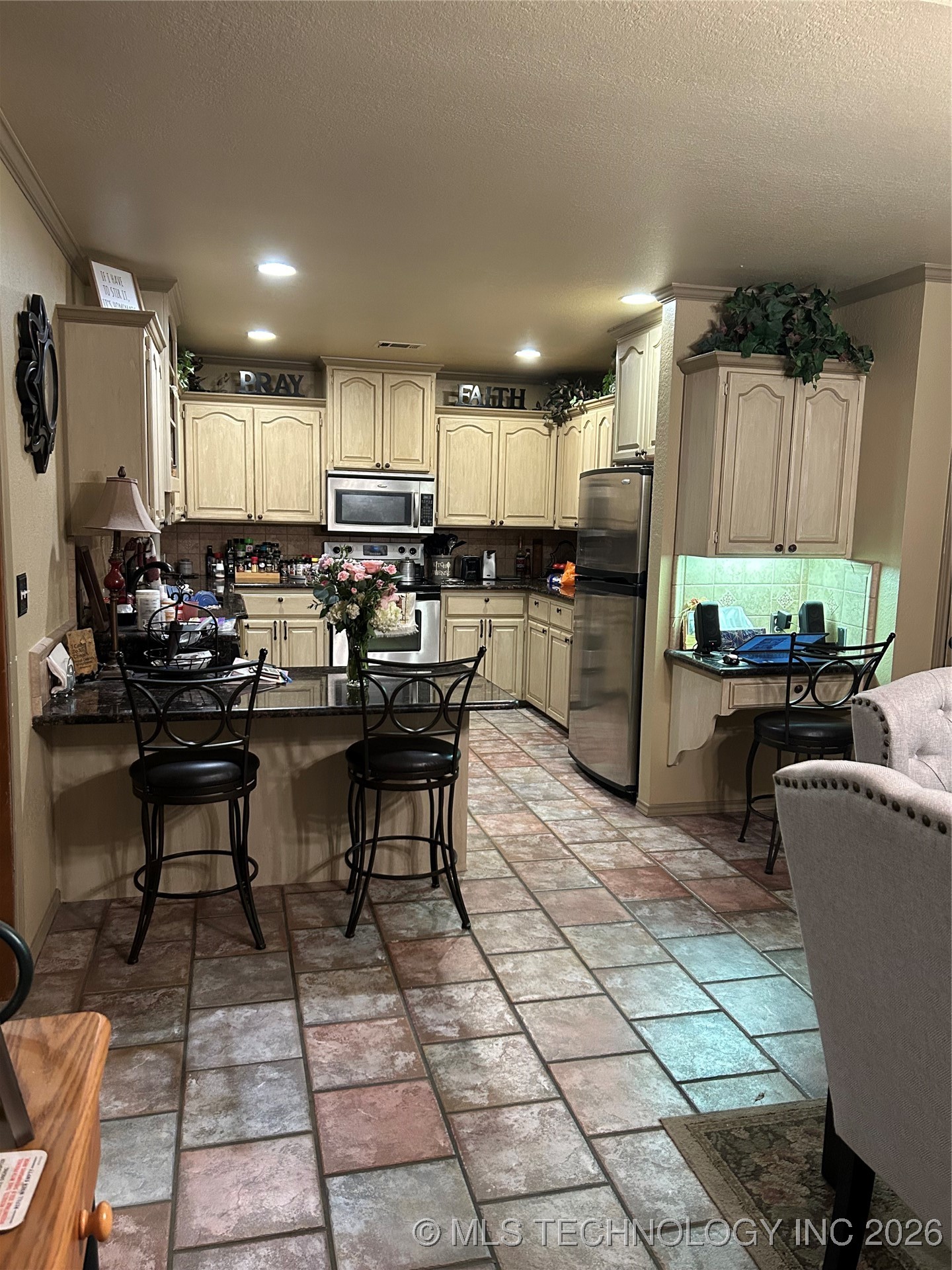 512 Oakland Court Property Photo 8