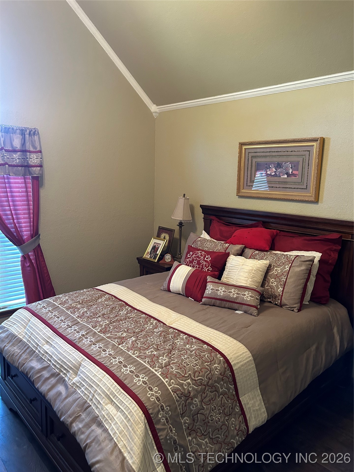 512 Oakland Court Property Photo 17