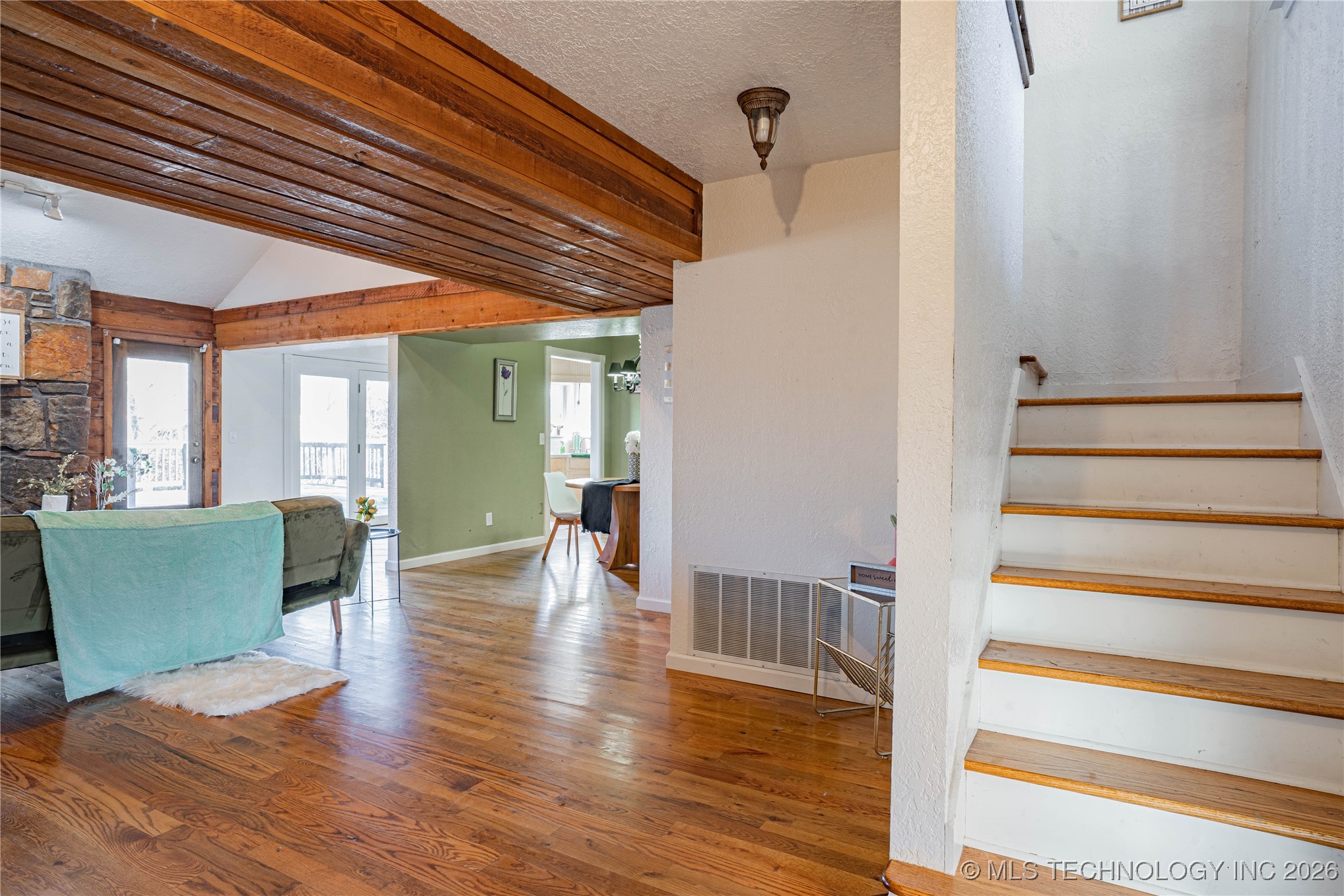 3009 S Aspen Court Property Photo 7