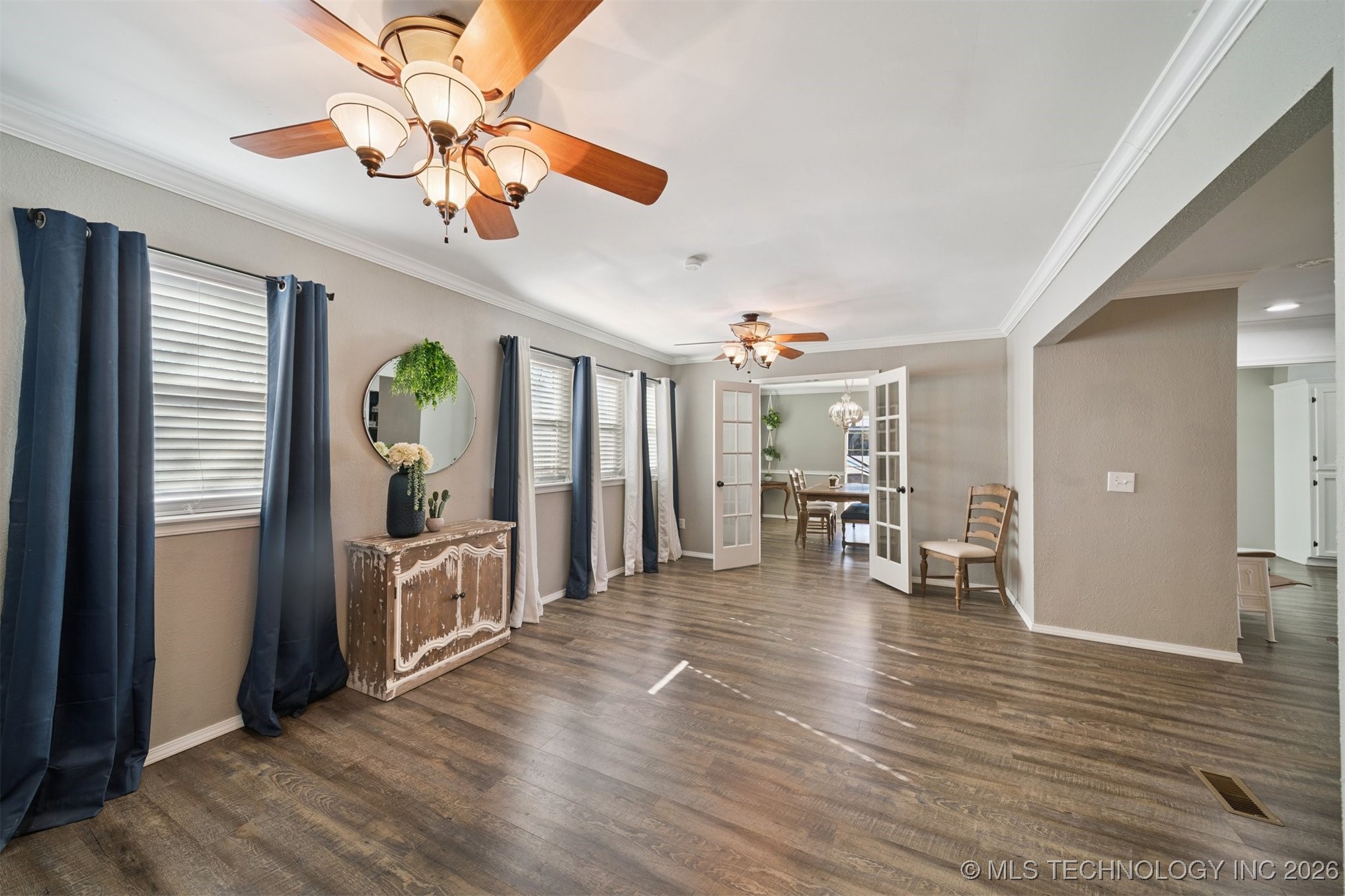 1001 W Queens Street Property Photo 10