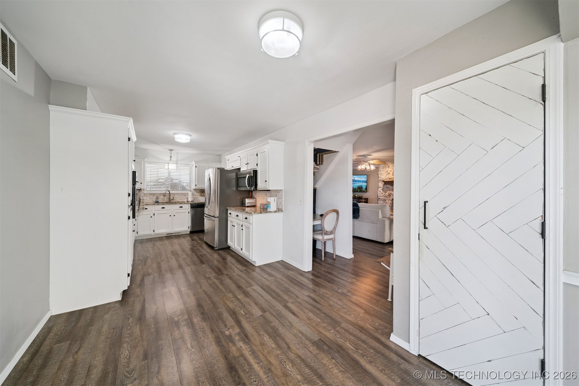 1001 W Queens Street Property Photo 13