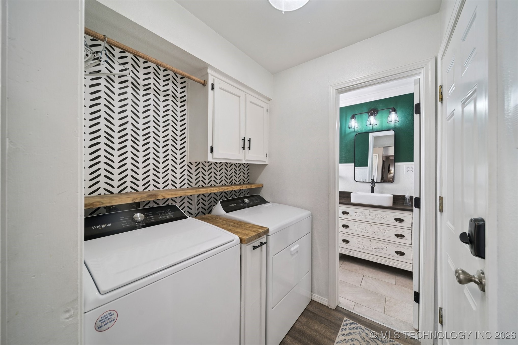 1001 W Queens Street Property Photo 16