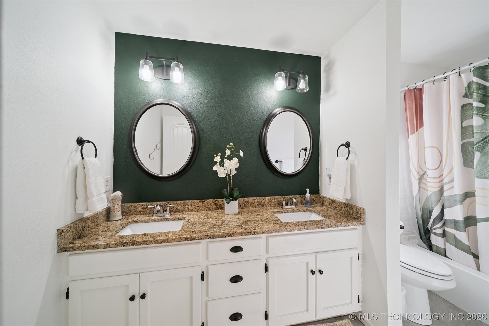 1001 W Queens Street Property Photo 24