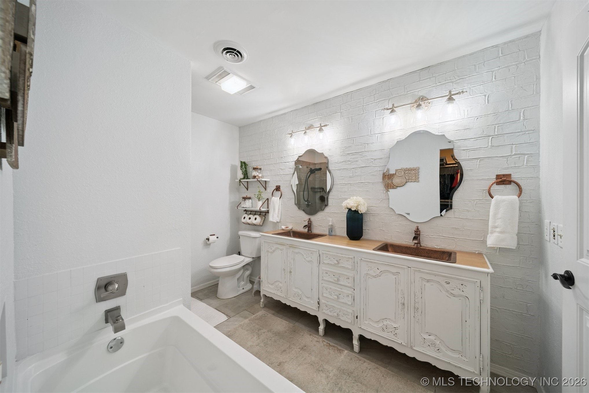 1001 W Queens Street Property Photo 27