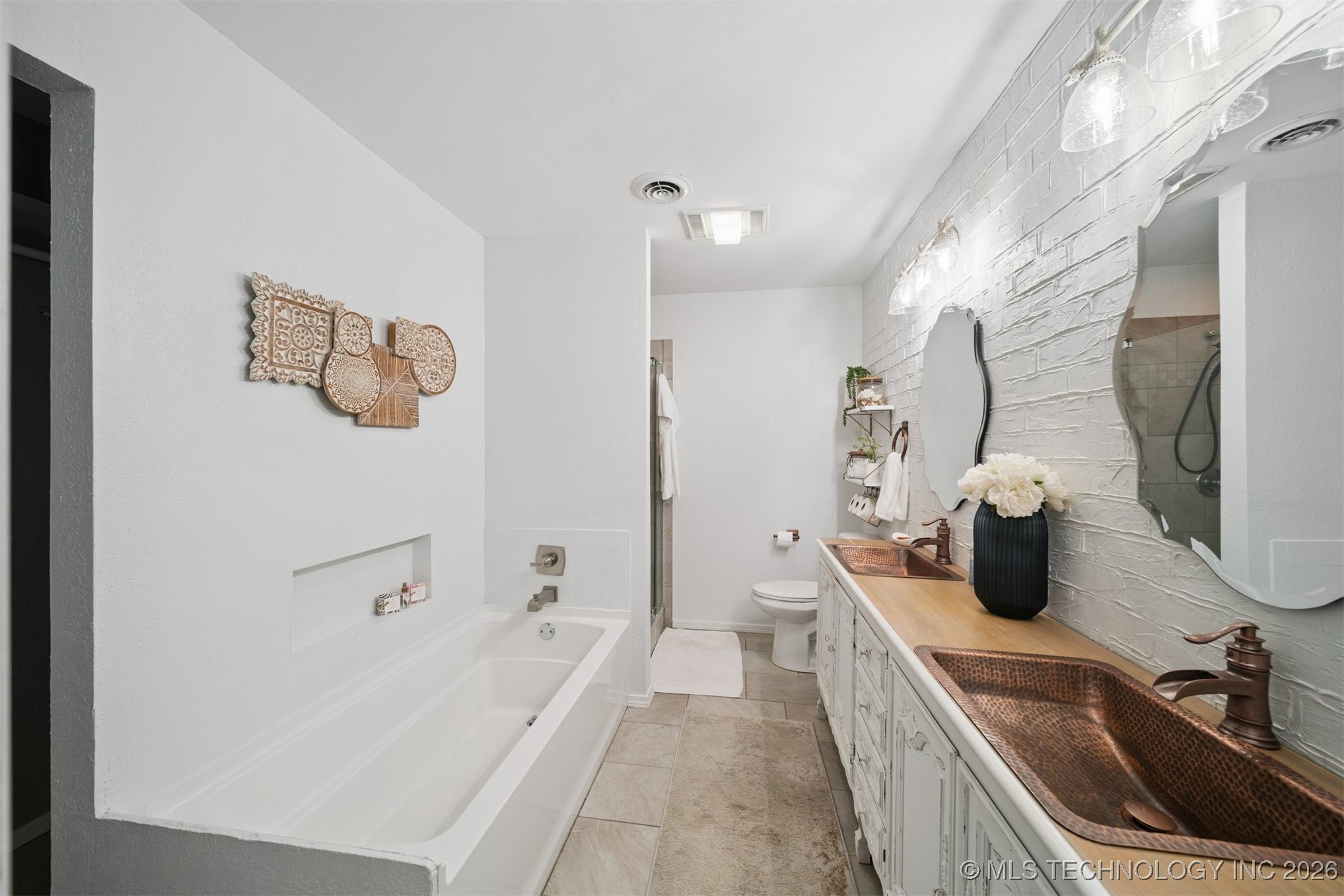 1001 W Queens Street Property Photo 33