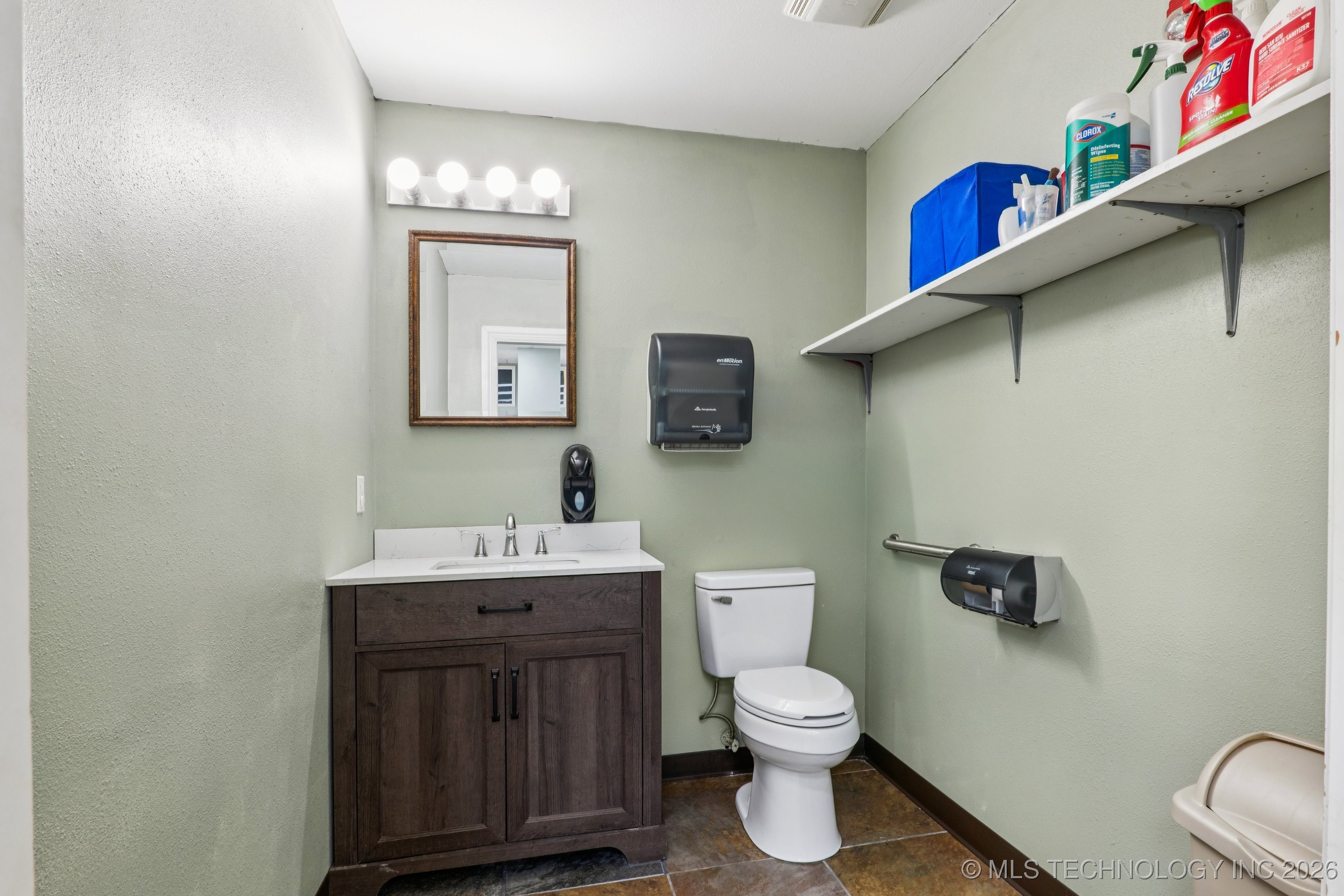 206 Se Railroad Street Property Photo 13