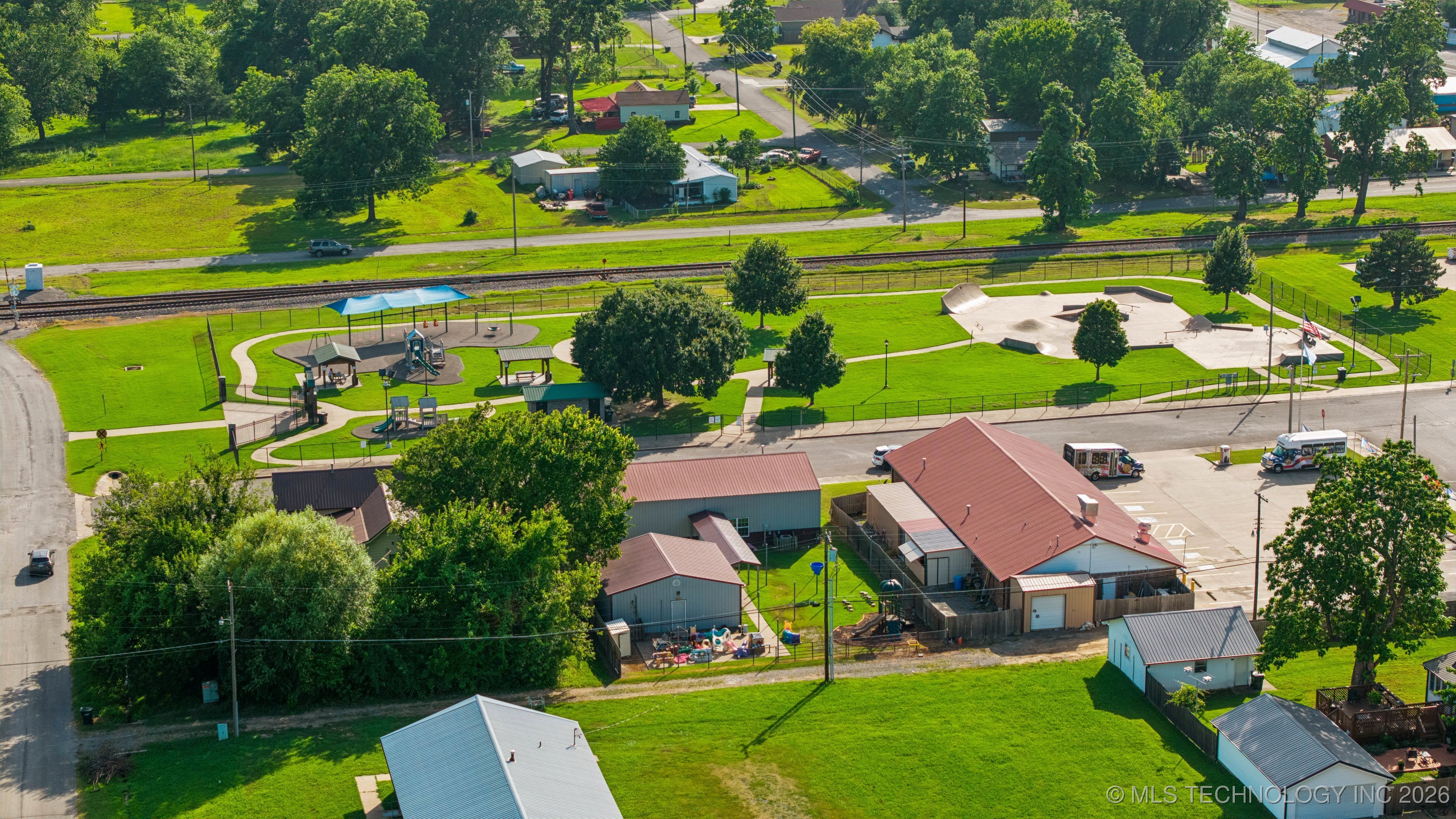 206 Se Railroad Street Property Photo 27