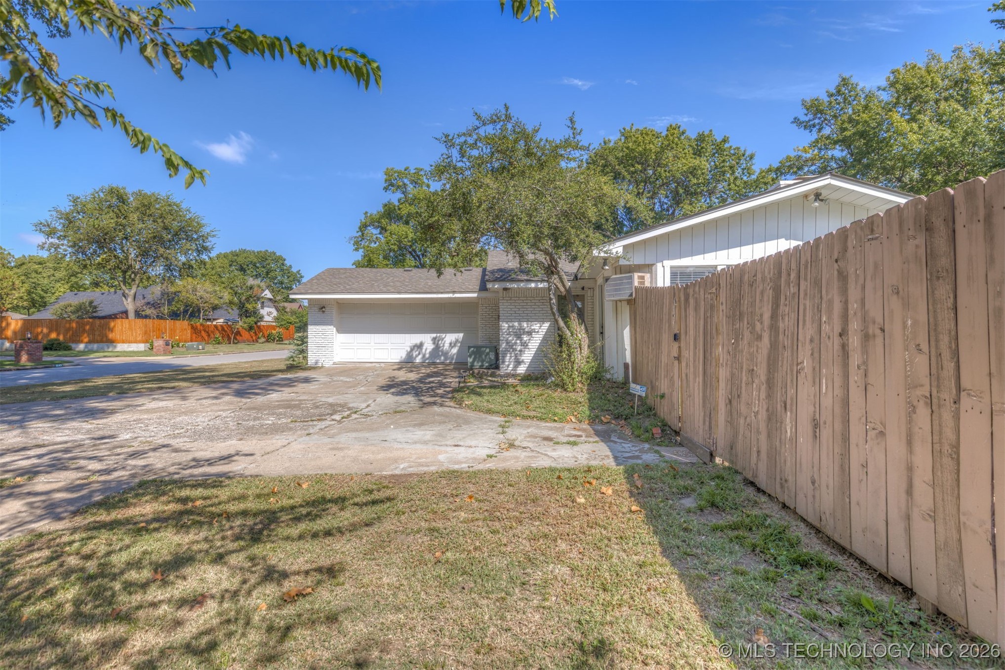 6410 E 53rd Street S Property Photo 5