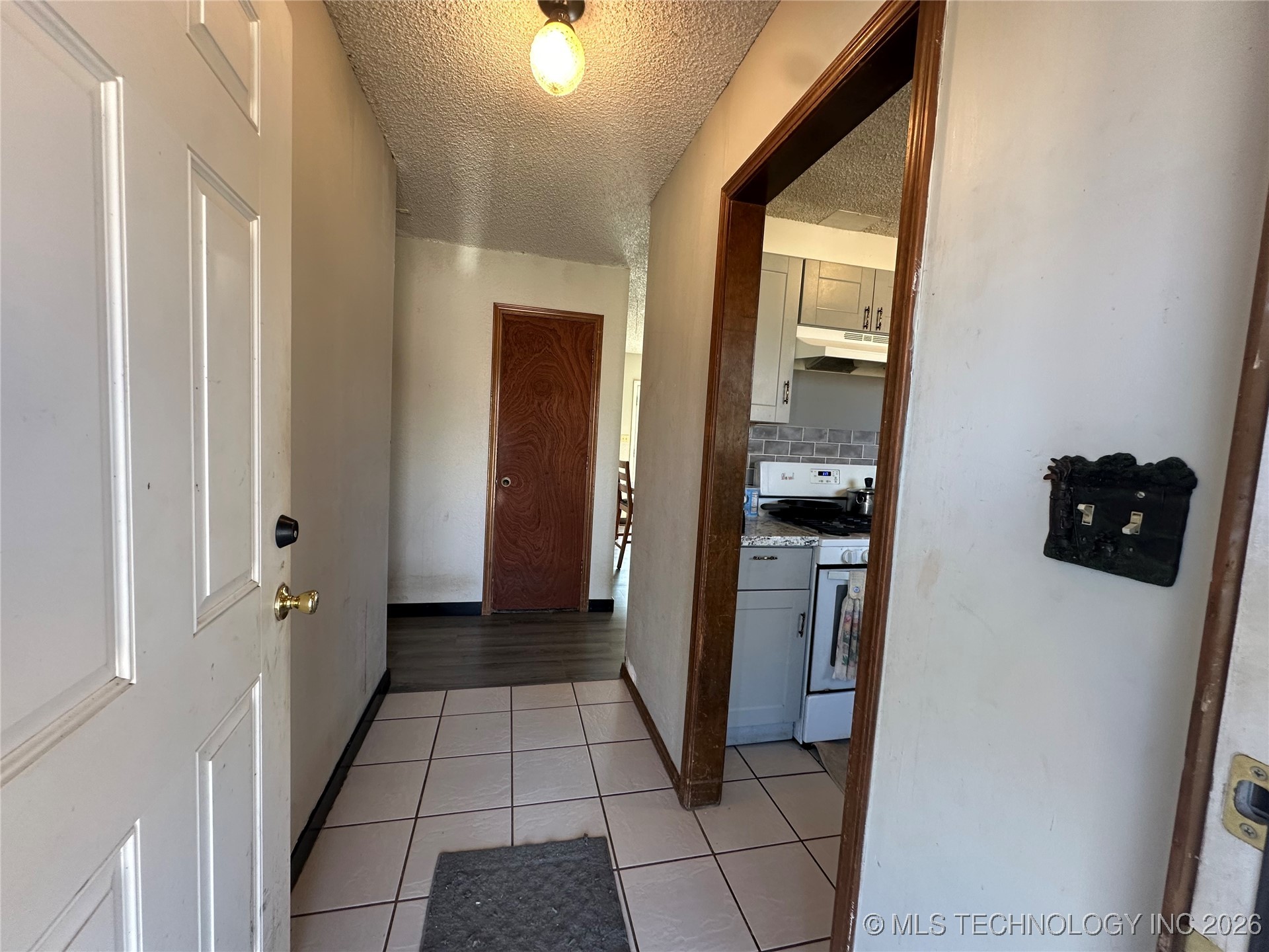 710 W Mary Lynn Drive Property Photo 2