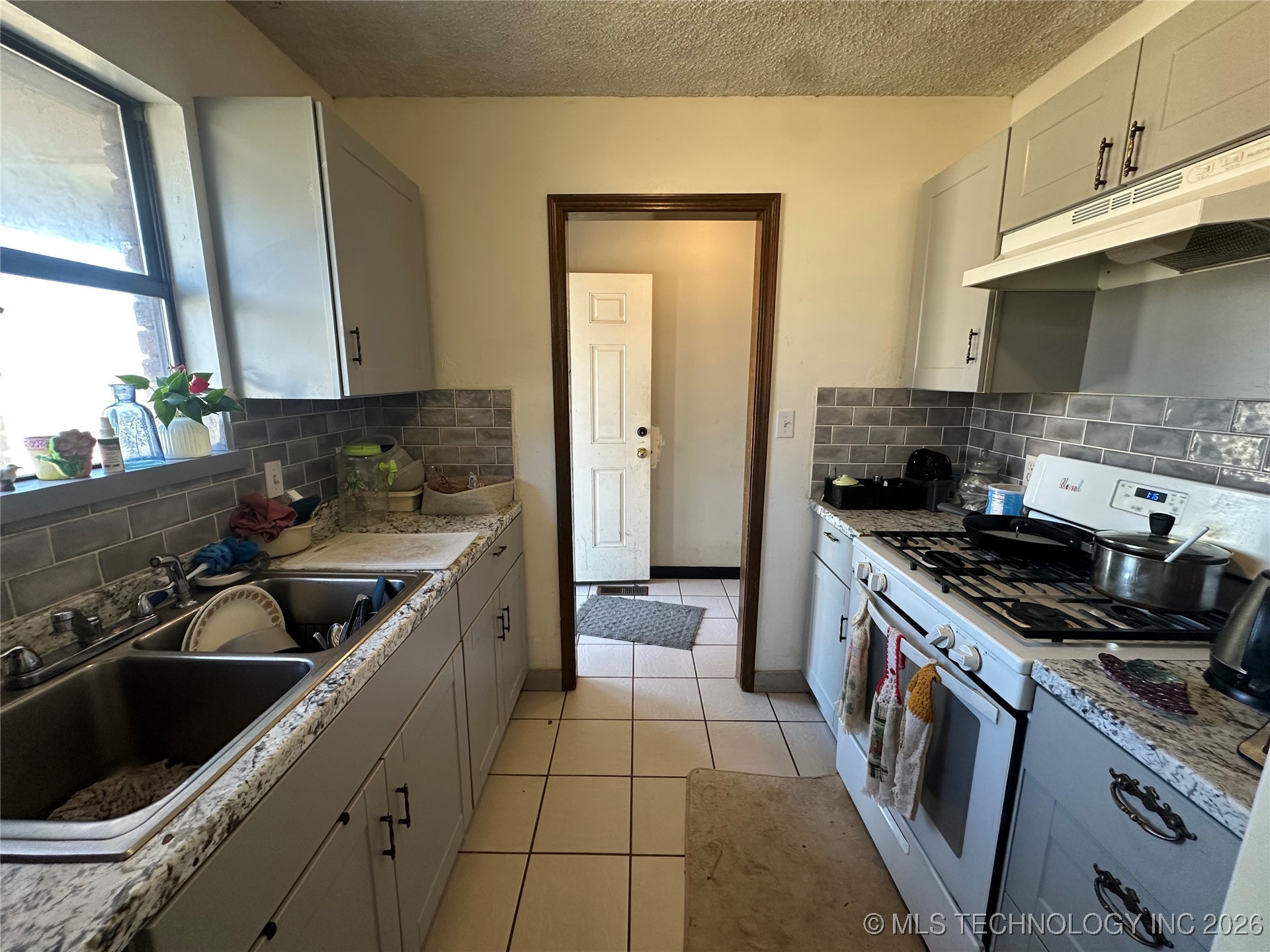 710 W Mary Lynn Drive Property Photo 7