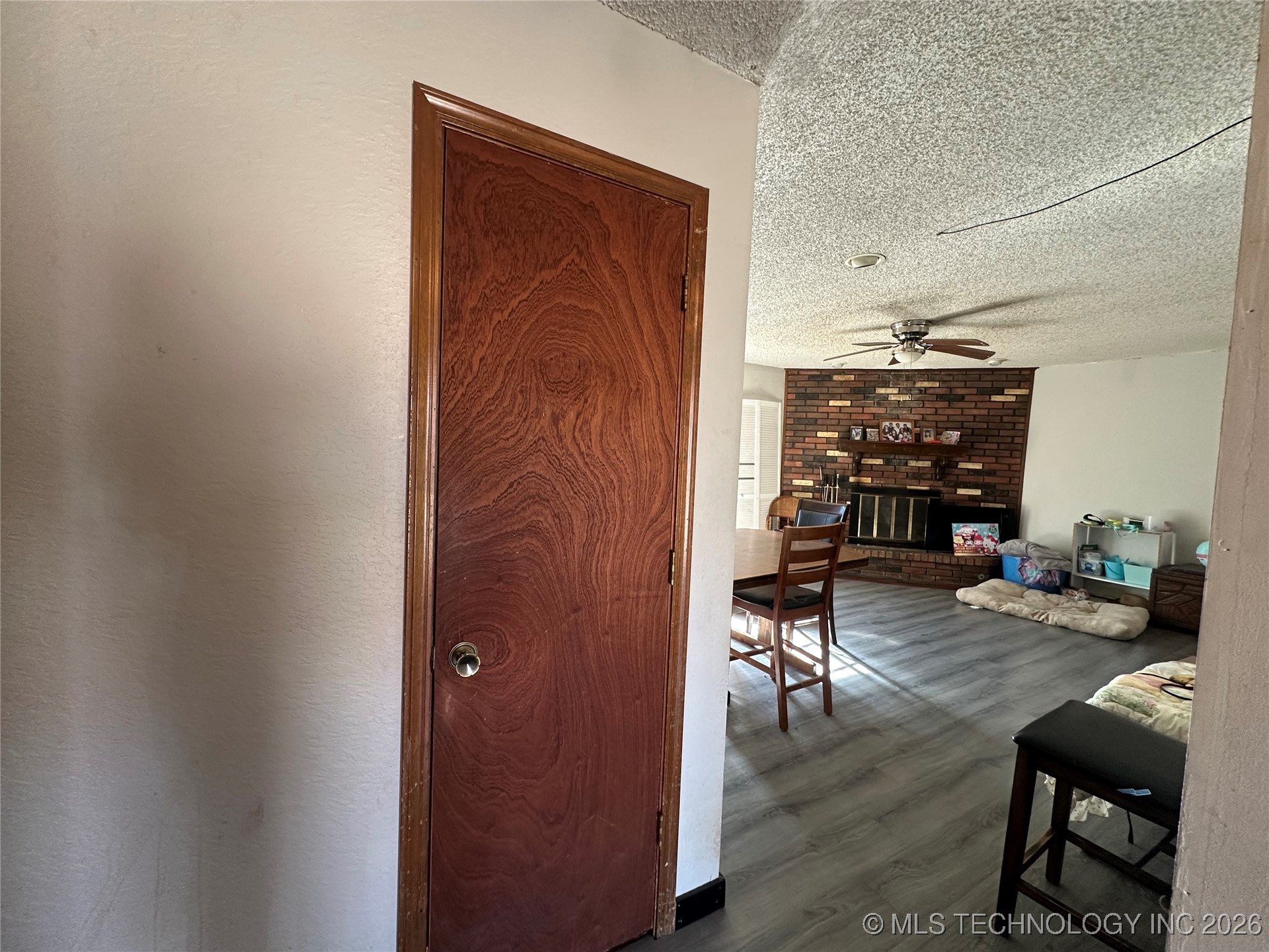 710 W Mary Lynn Drive Property Photo 8