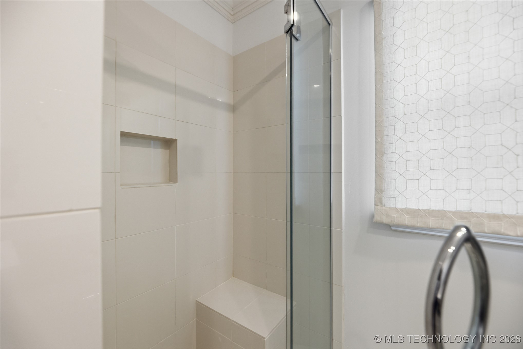 2537 E 18th Street Property Photo 15