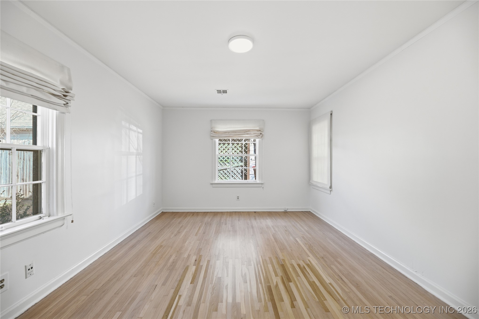 2537 E 18th Street Property Photo 17