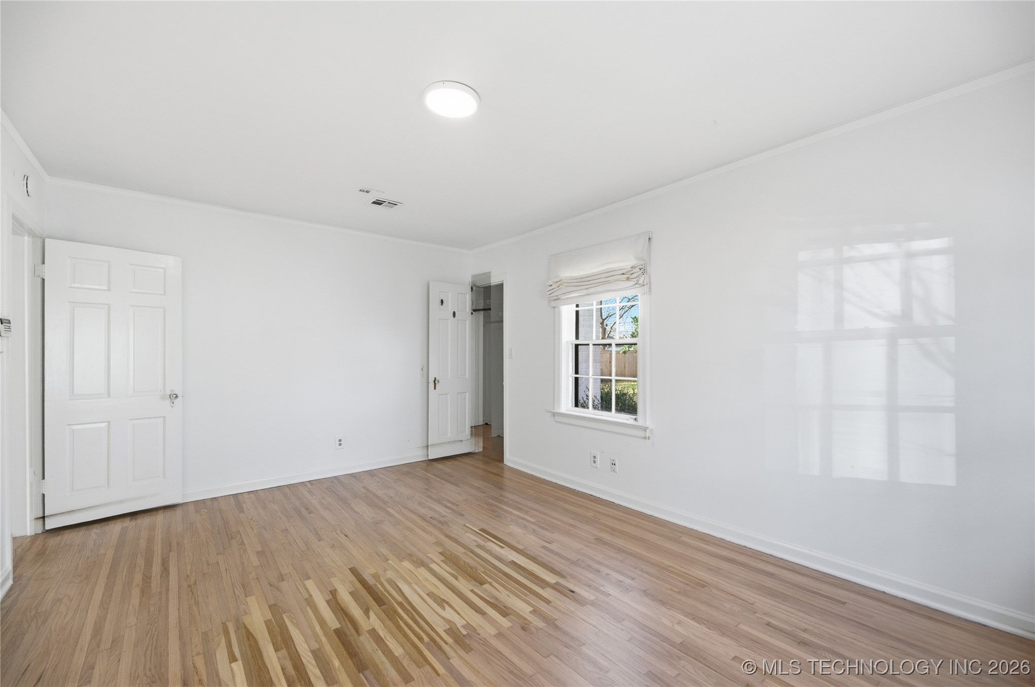 2537 E 18th Street Property Photo 18