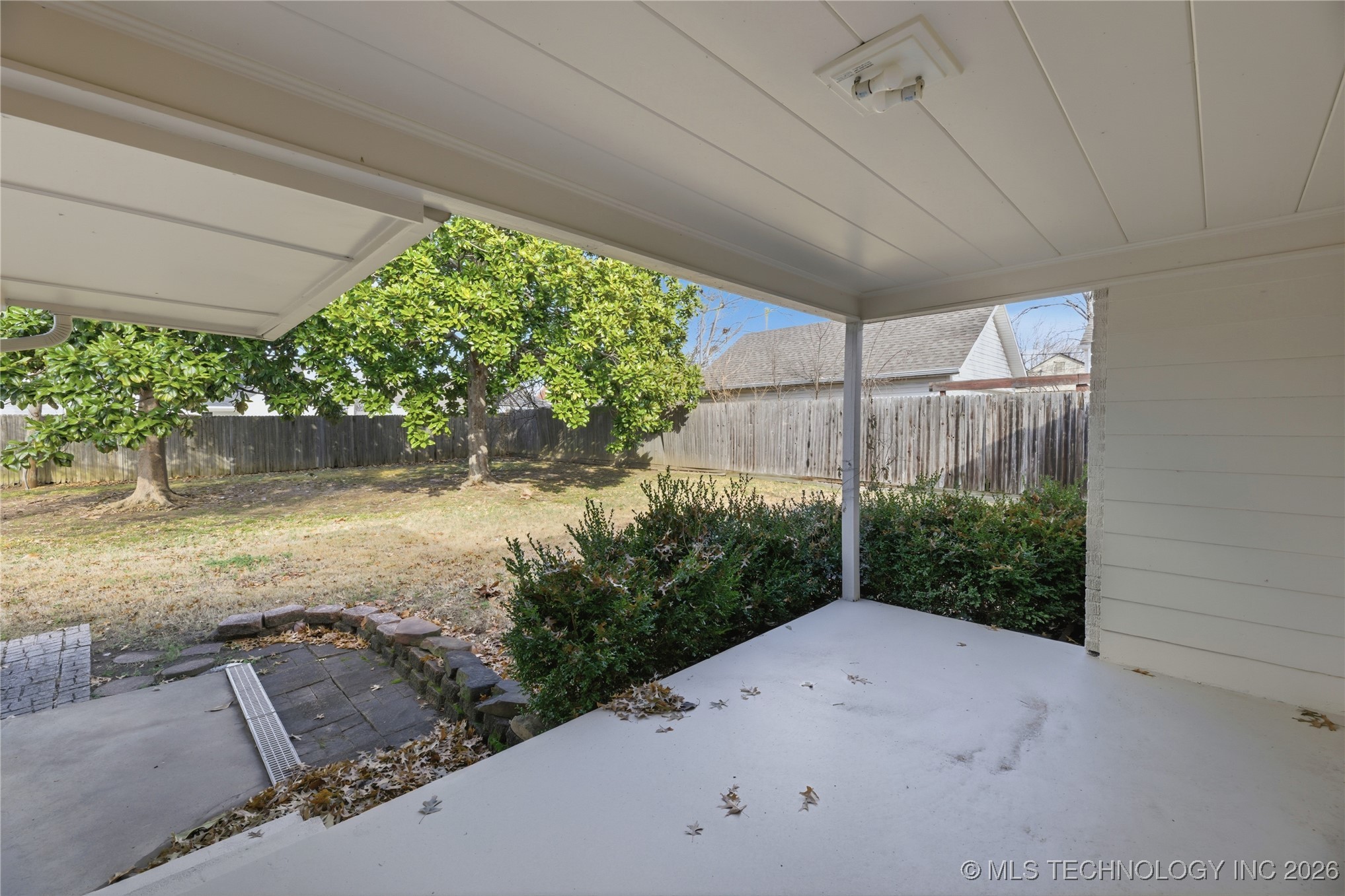 2537 E 18th Street Property Photo 19