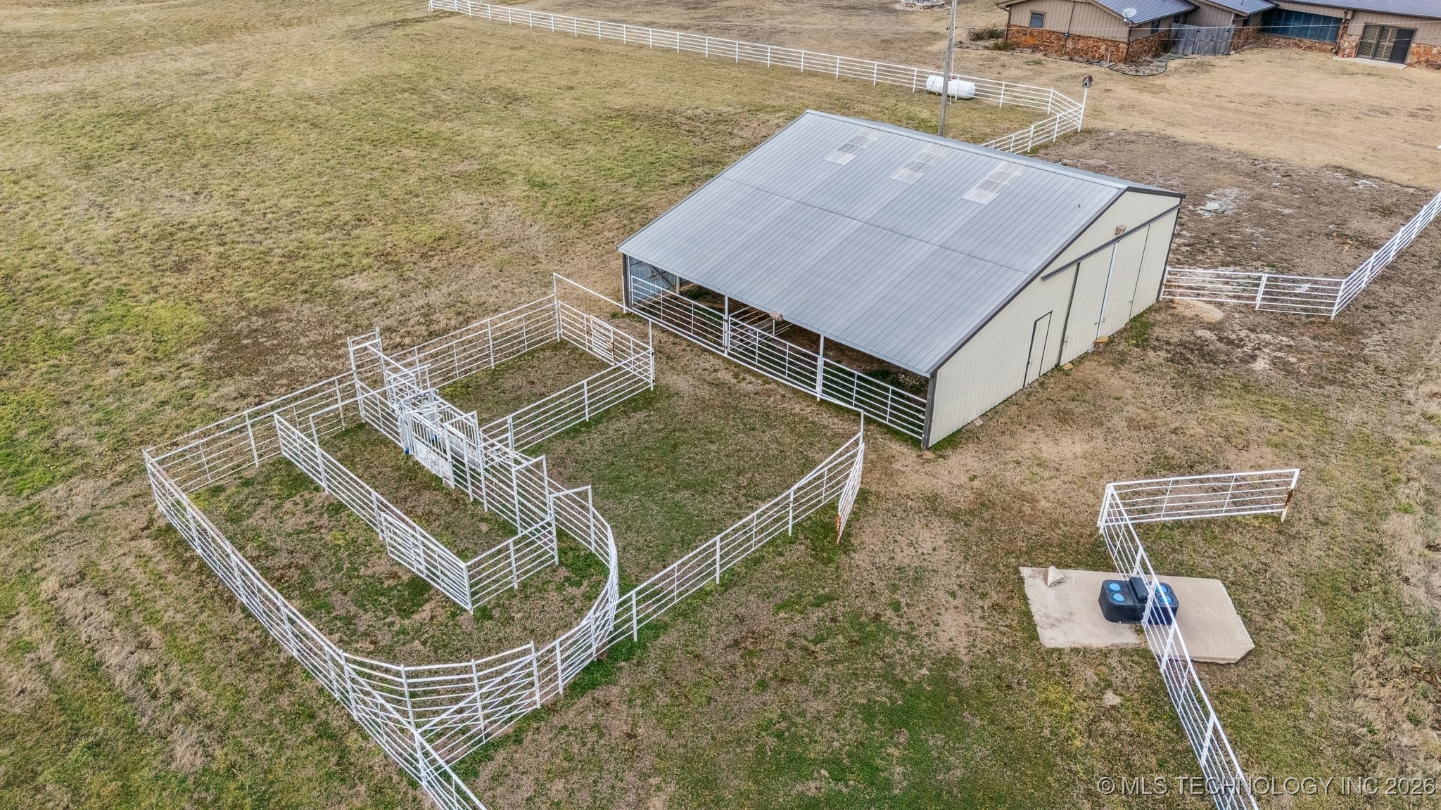 437367 E 320 Road Property Photo 12